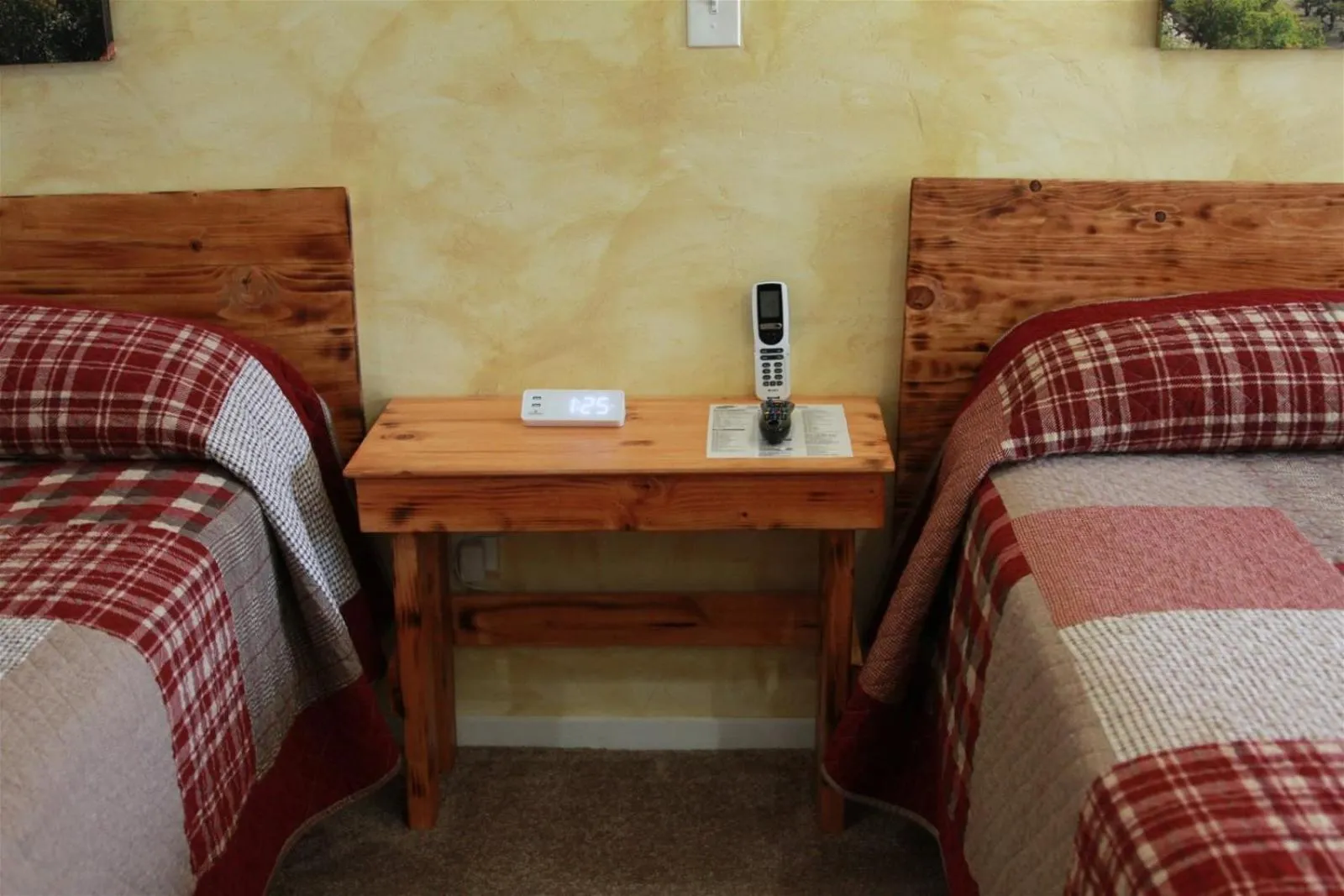 Property building, Bed in Hurricane Hideaway Lodging