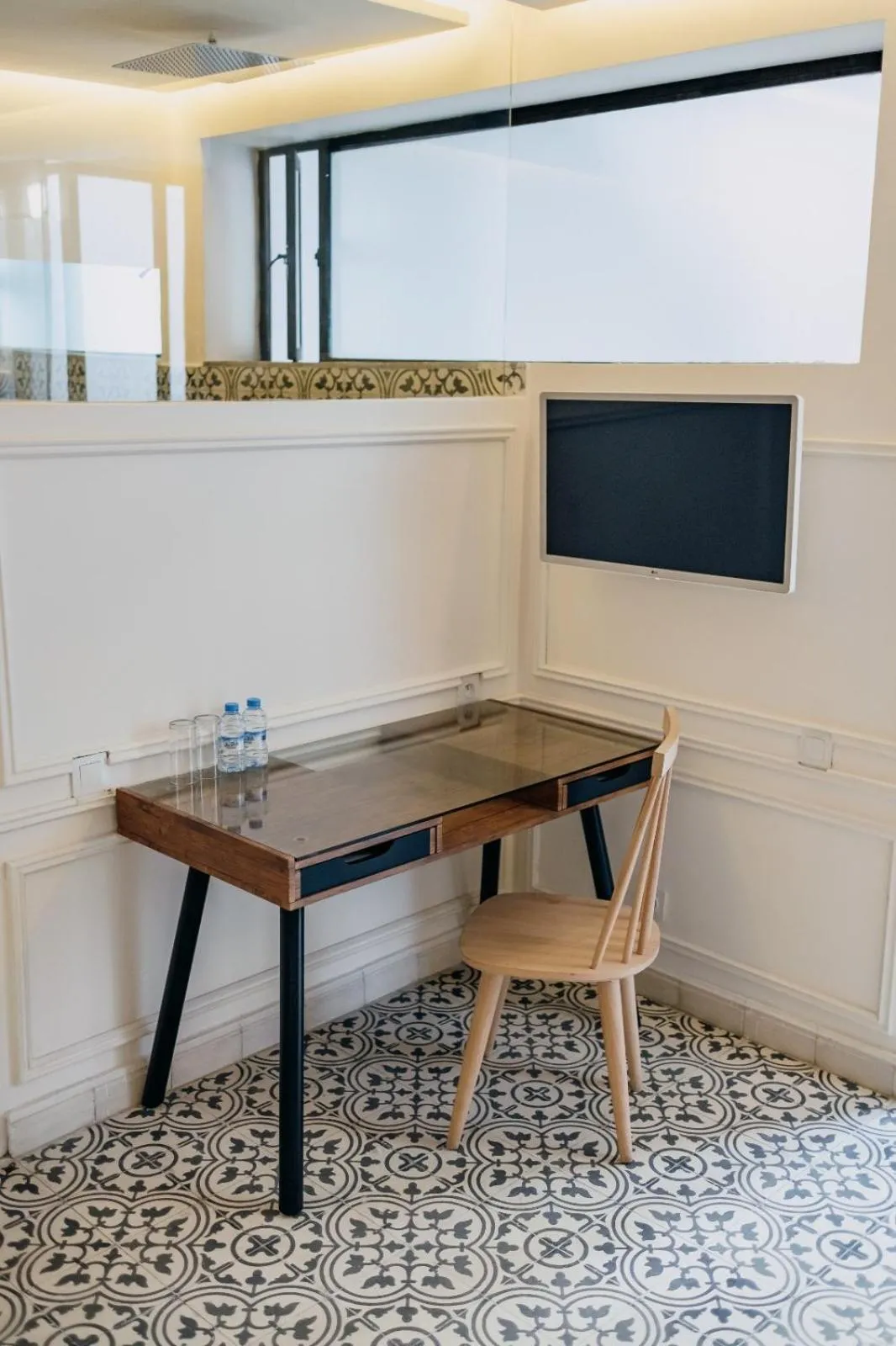 TV and multimedia in Riad Aïcha Kitchen