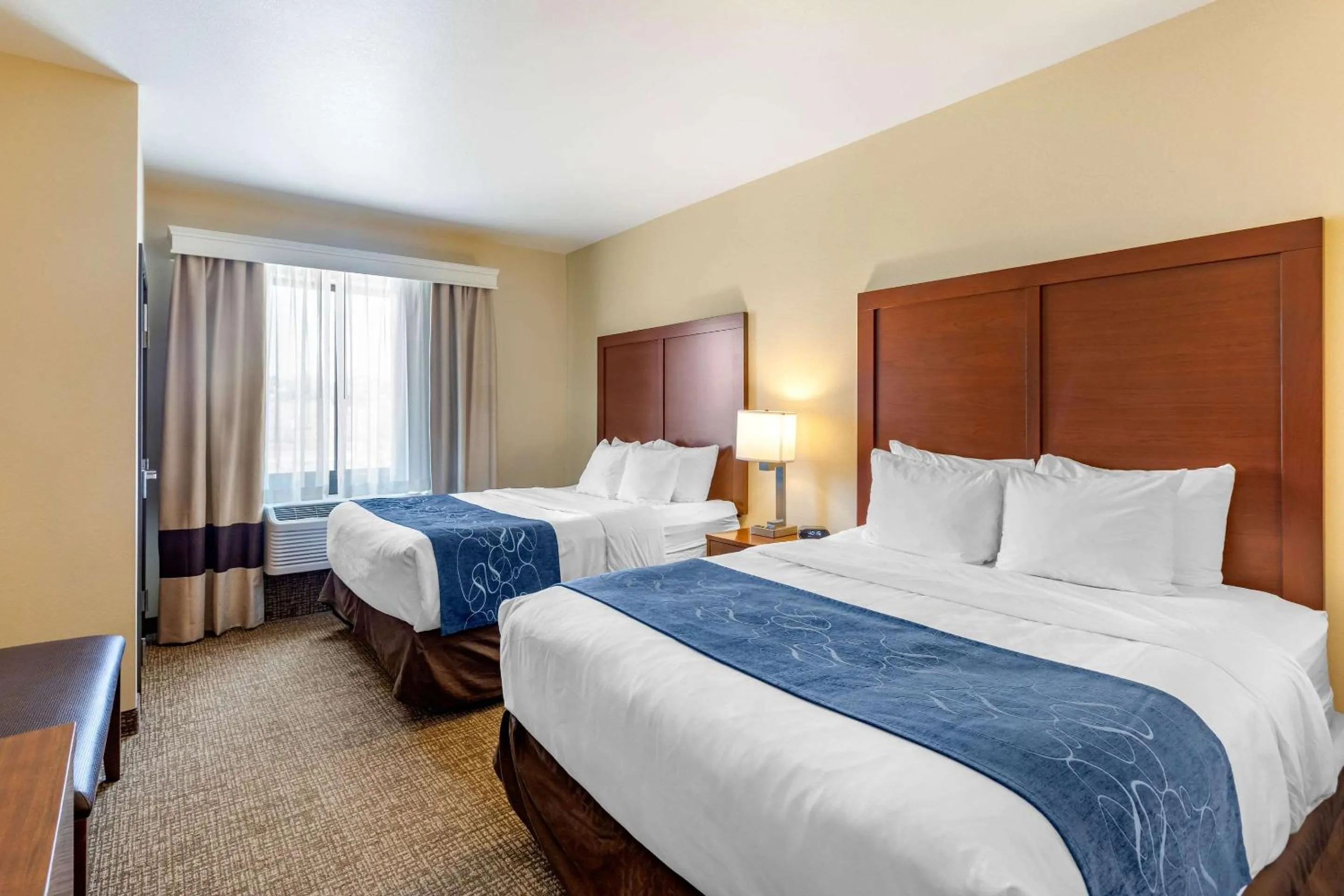 Bedroom, Bed in Comfort Suites Near Denver Downtown