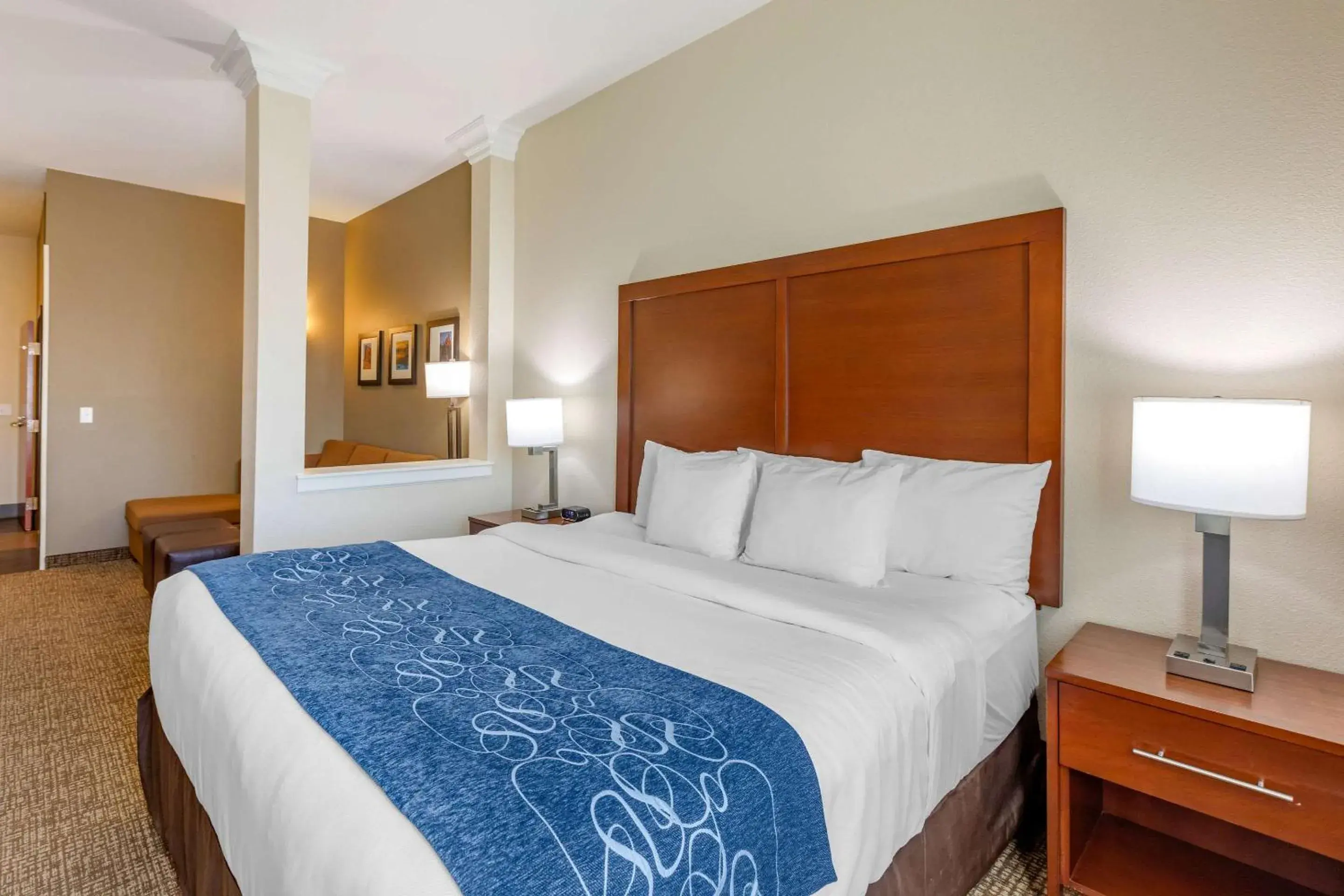 Bedroom, Bed in Comfort Suites Near Denver Downtown Bedroom, Bed in Comfort Suites Near Denver Downtown