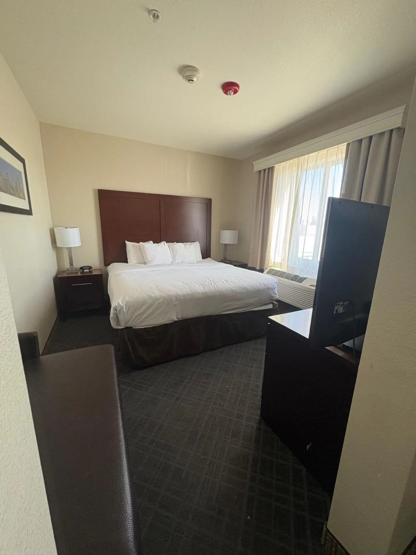 Bedroom, Bed in Comfort Suites Near Denver Downtown