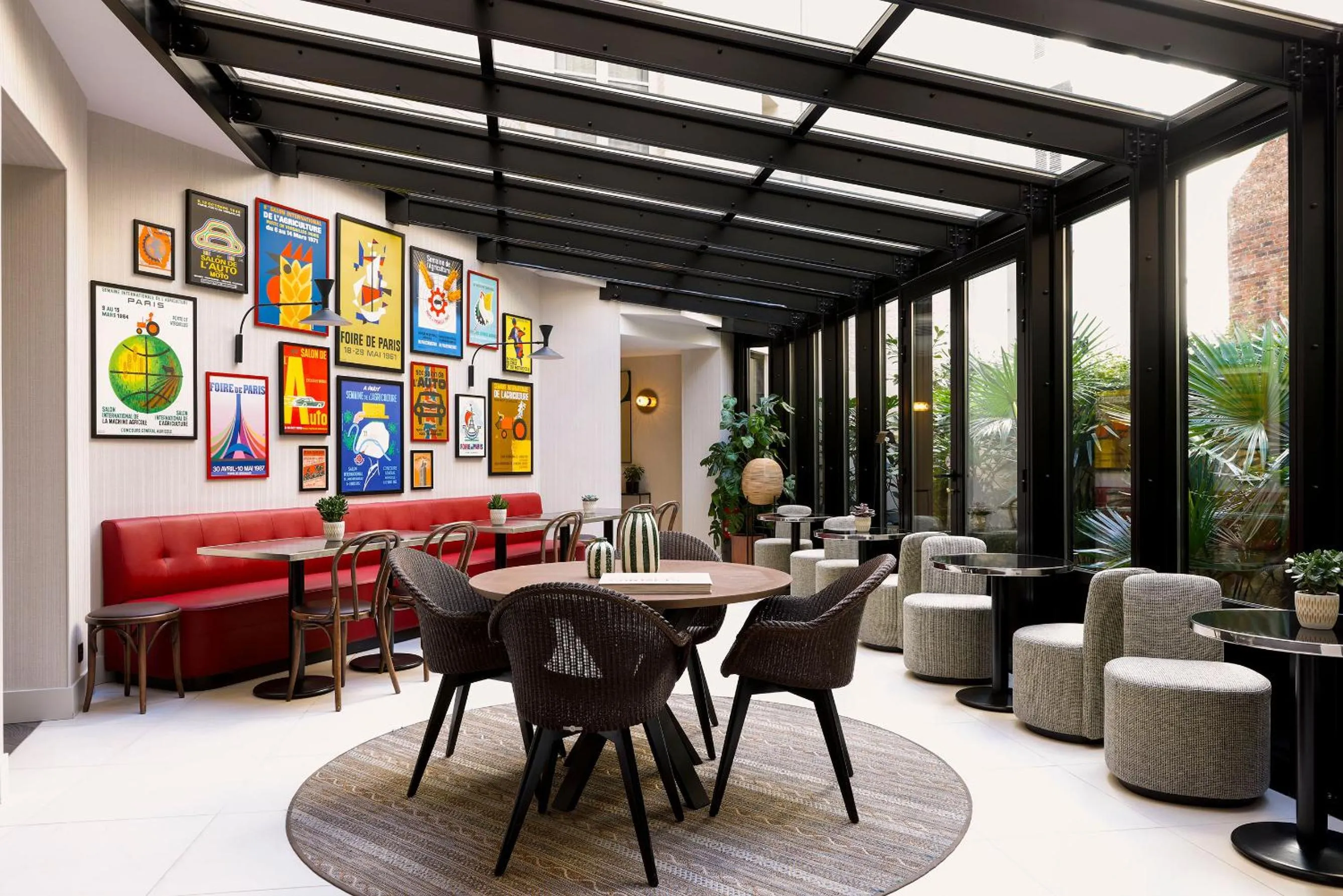 Living room in Lutece Hotel