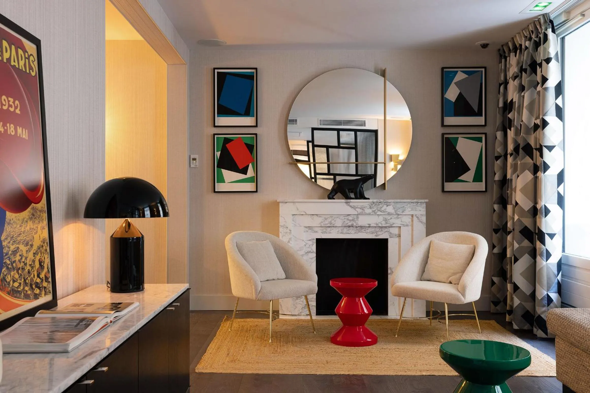 Seating Area in Lutece Hotel