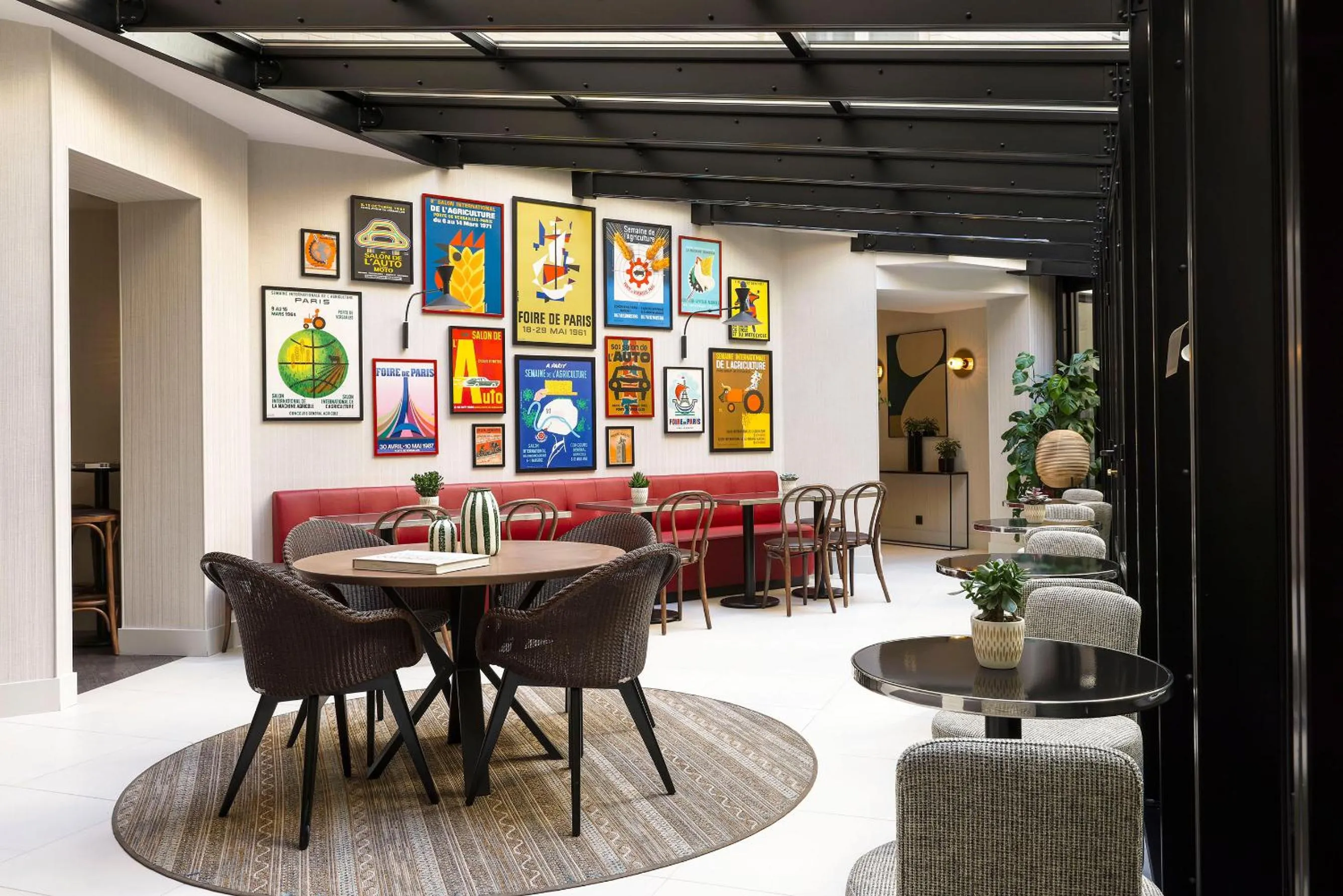 Living room in Lutece Hotel