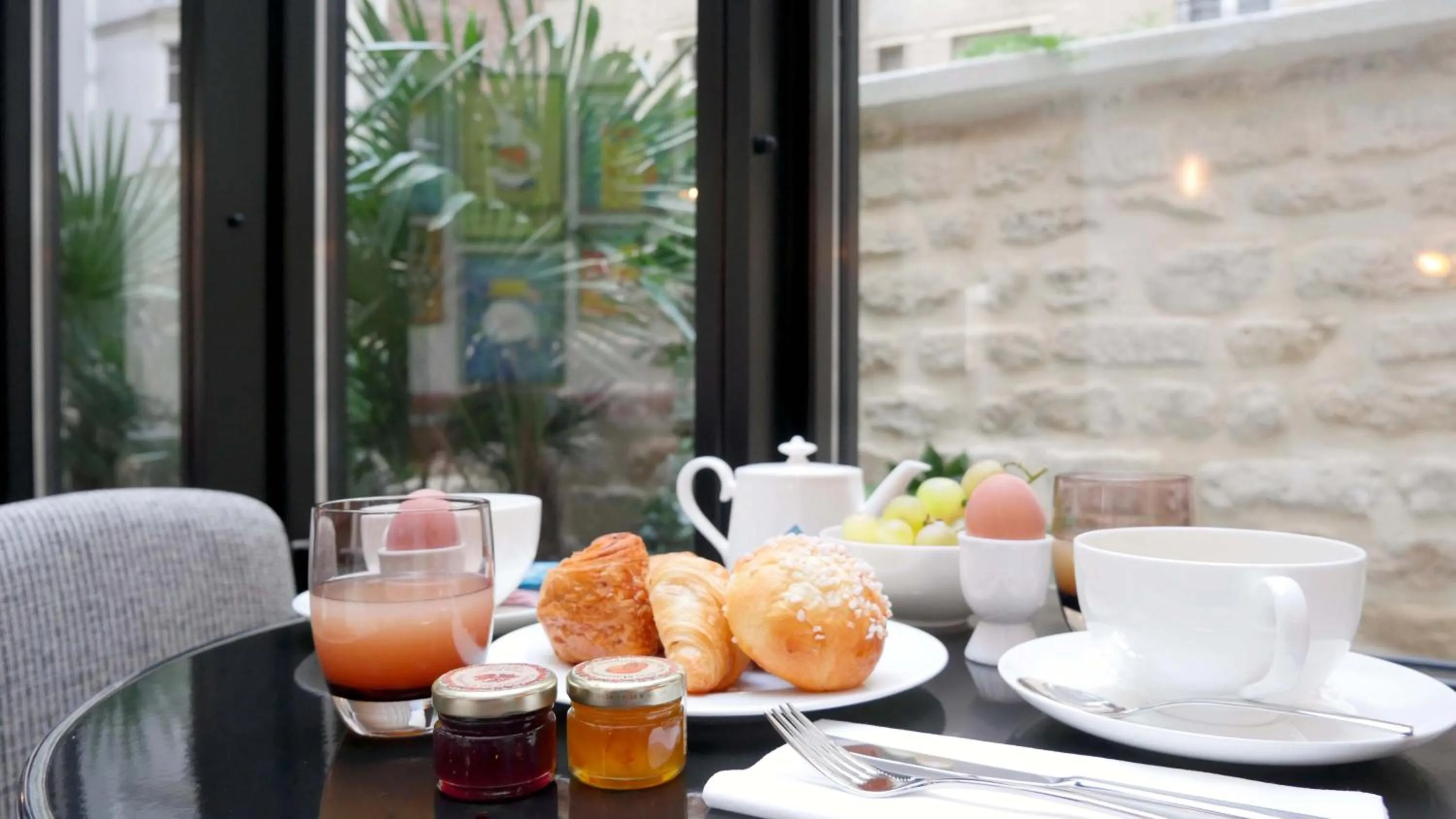 Food and drinks, Breakfast in Lutece Hotel