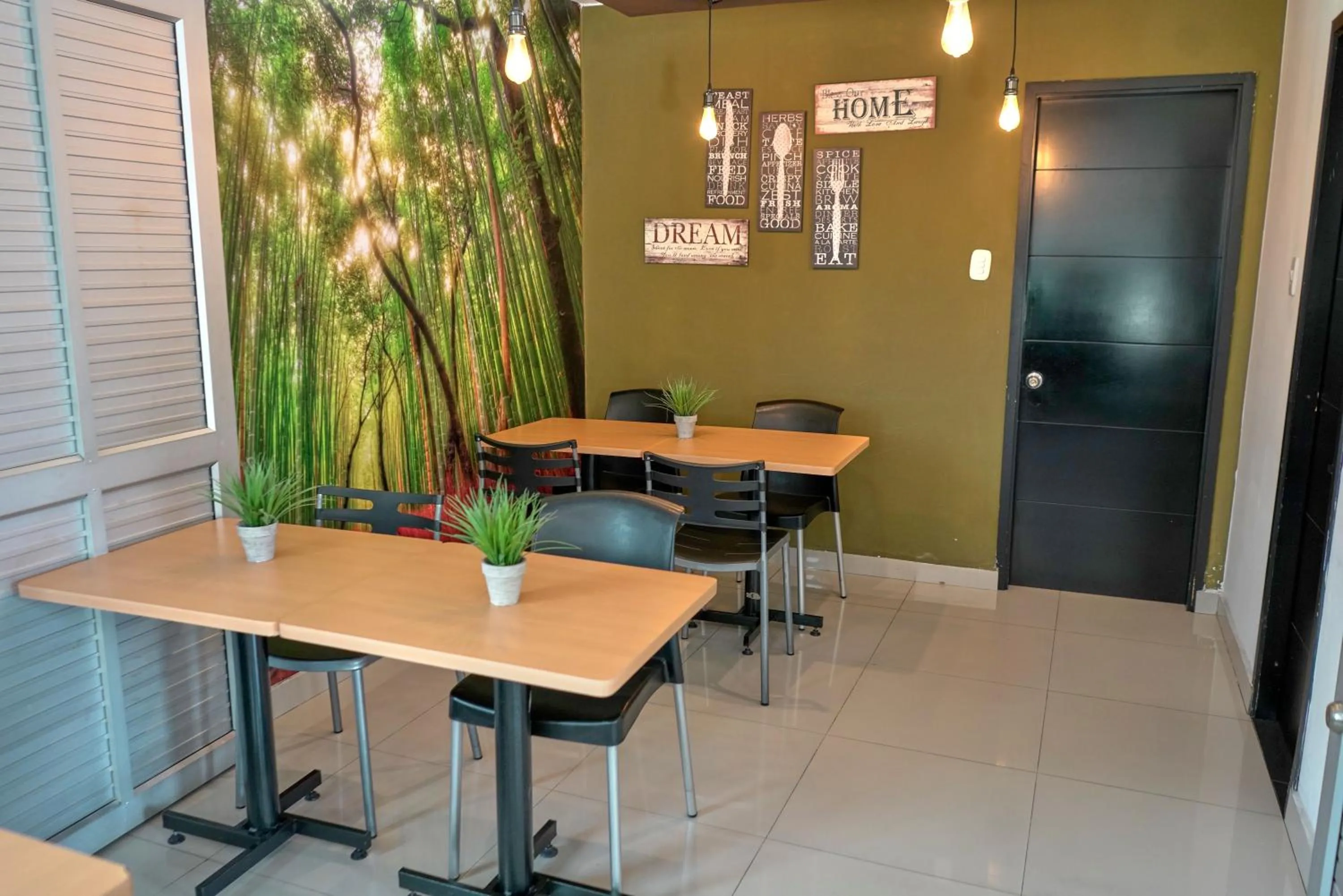 Dining area in Hotel Volare