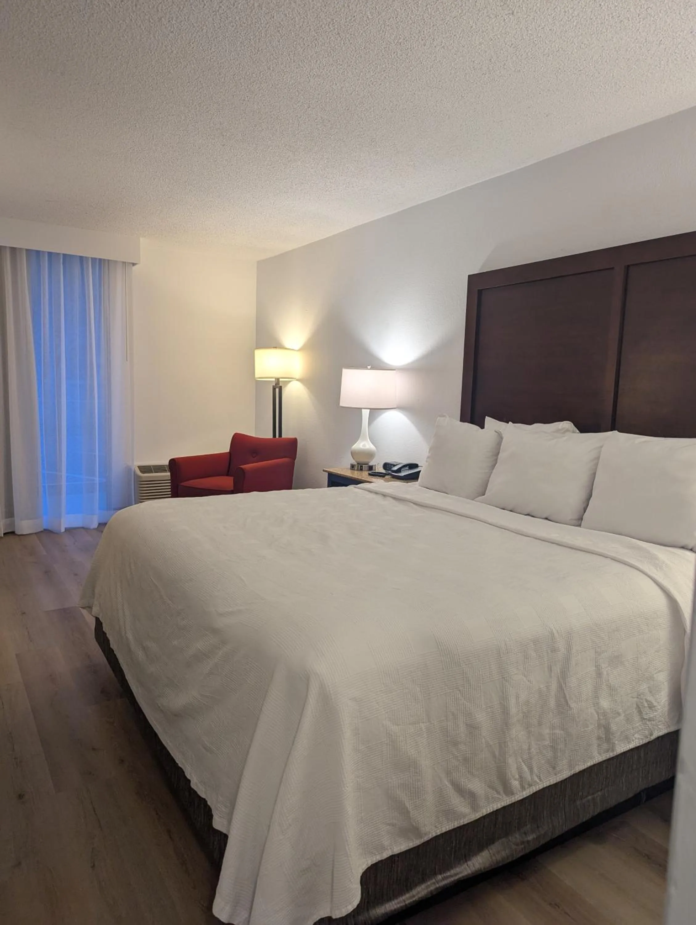 Bed in Plaza Hotel Denver Central