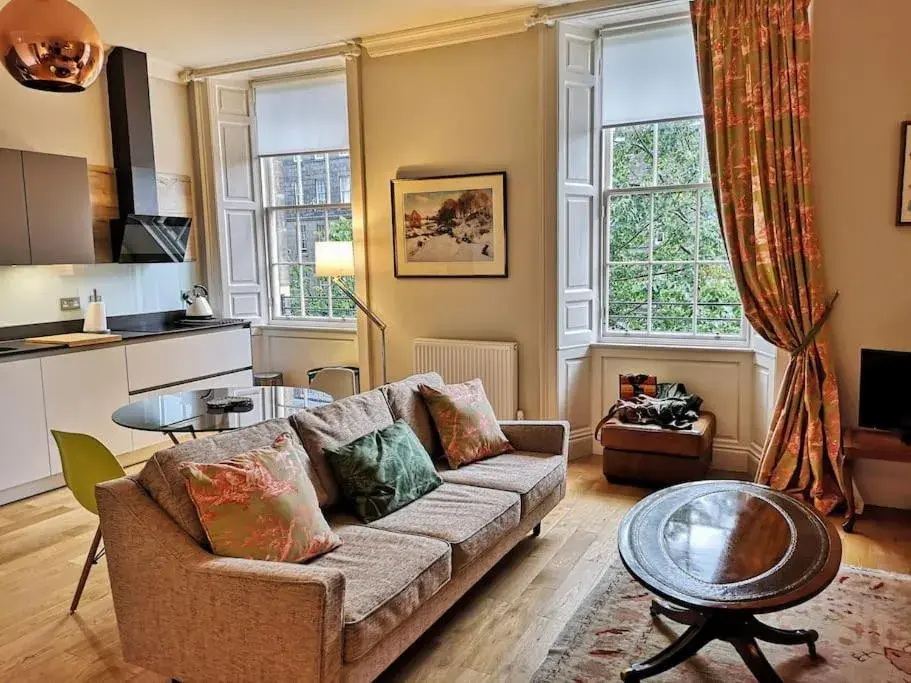 Bernard St - Bright and spacious 1 bed apartment at the Shore! Bernard St - Bright and spacious 1 bed apartment at the Shore!