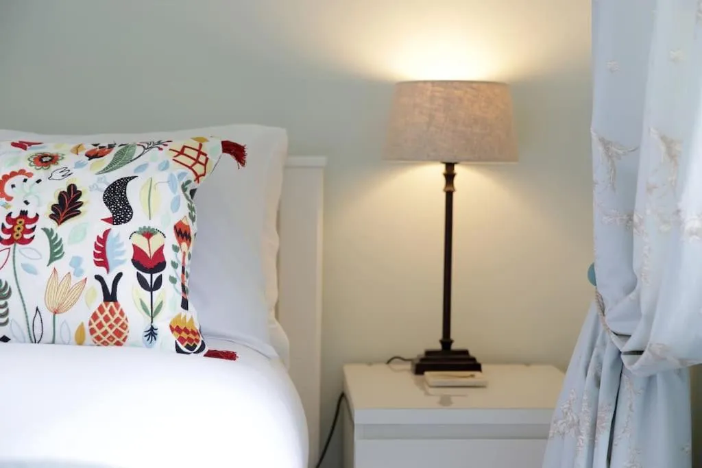 Bernard St - Bright and spacious 1 bed apartment at the Shore!