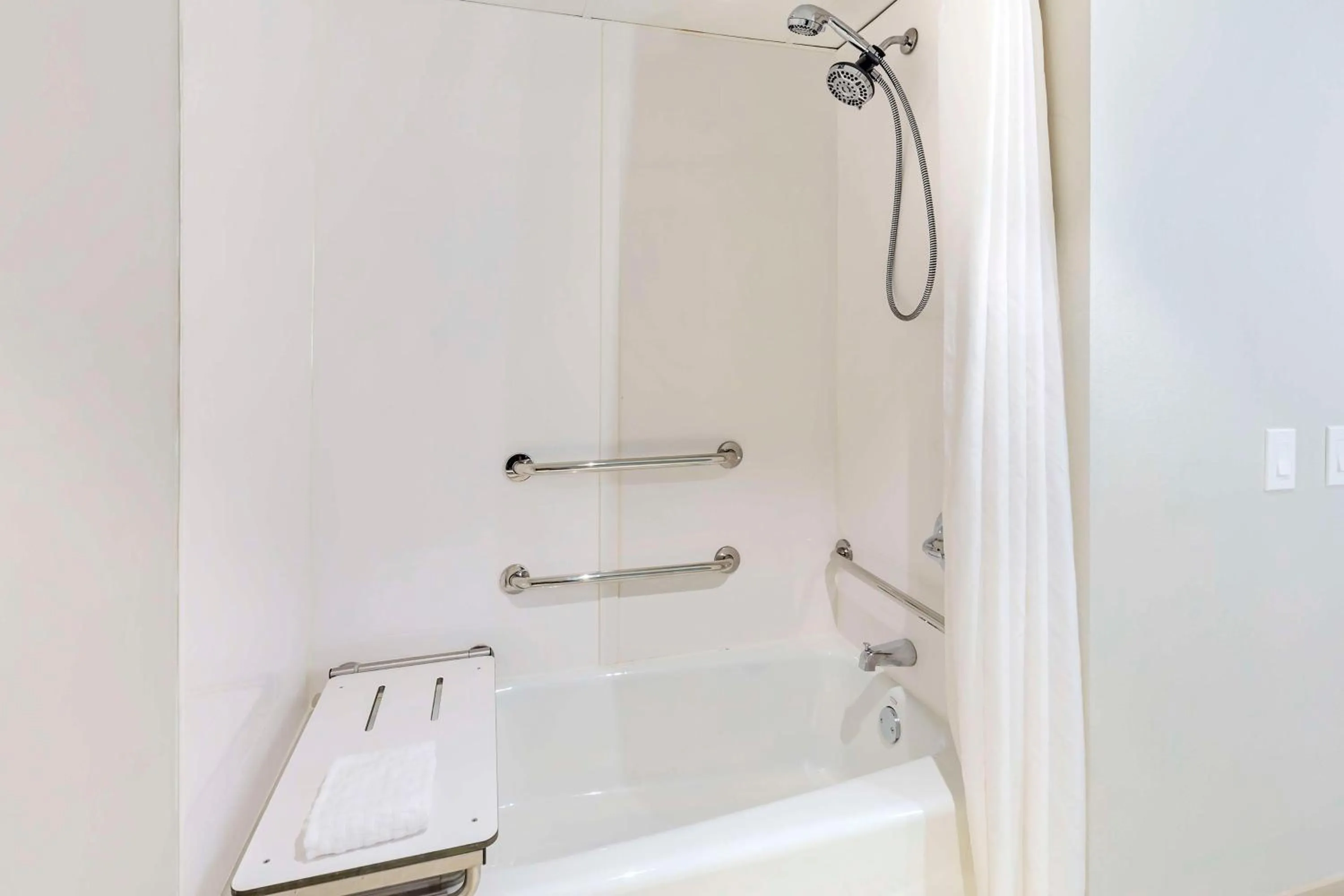 Bathroom in Best Western Plus Wilmington / Wrightsville Beach