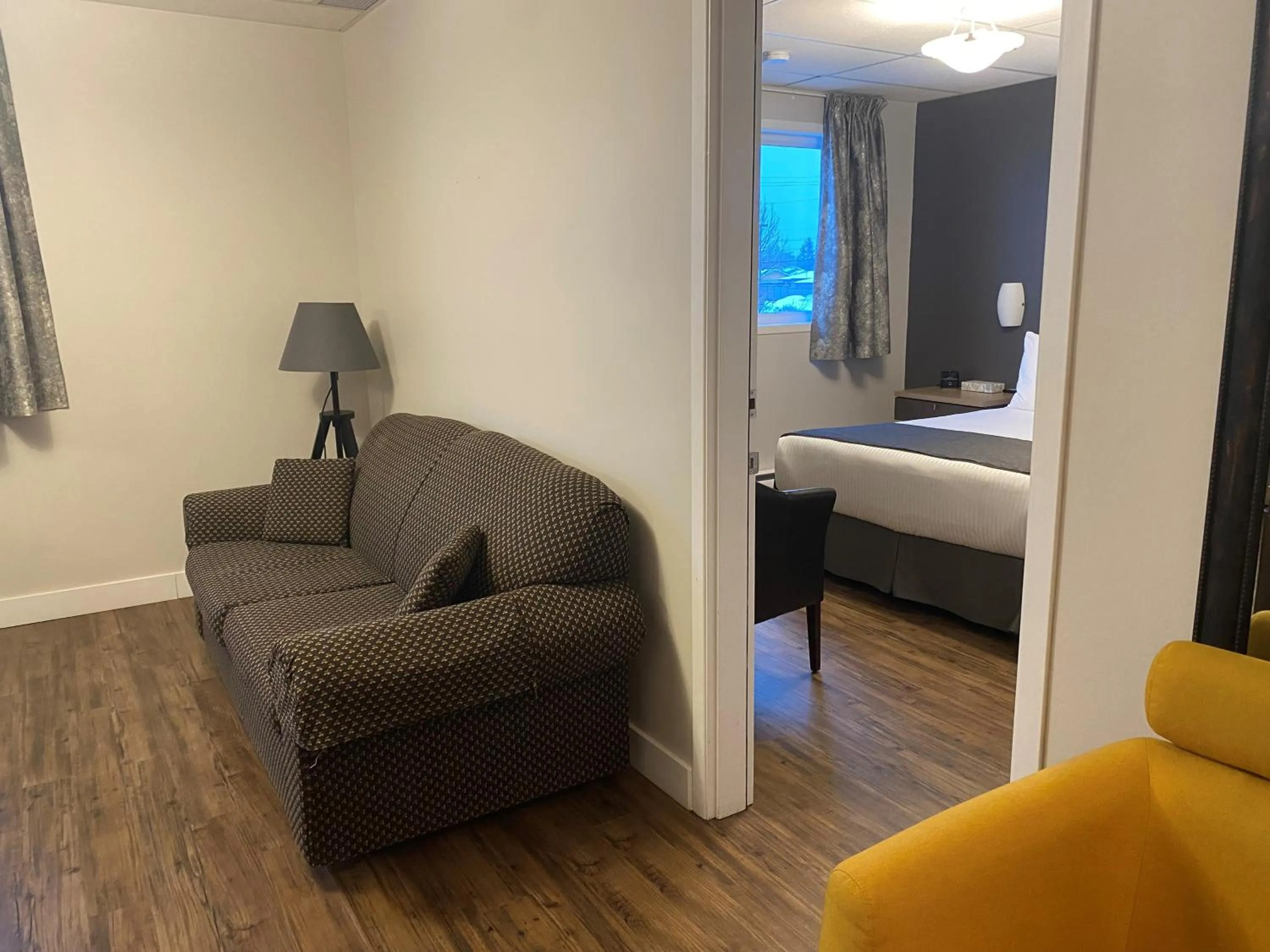 Photo of the whole room, Bed in Hôtel Centre-Ville