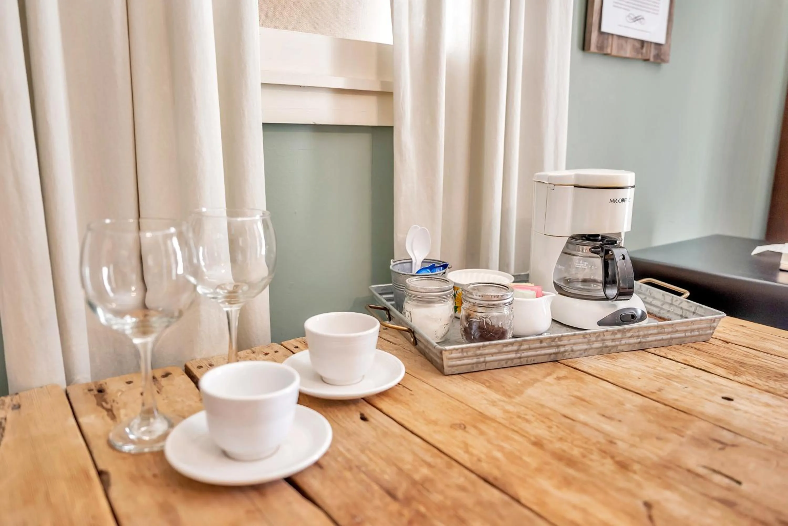 Coffee/tea facilities in Full Moon Inn