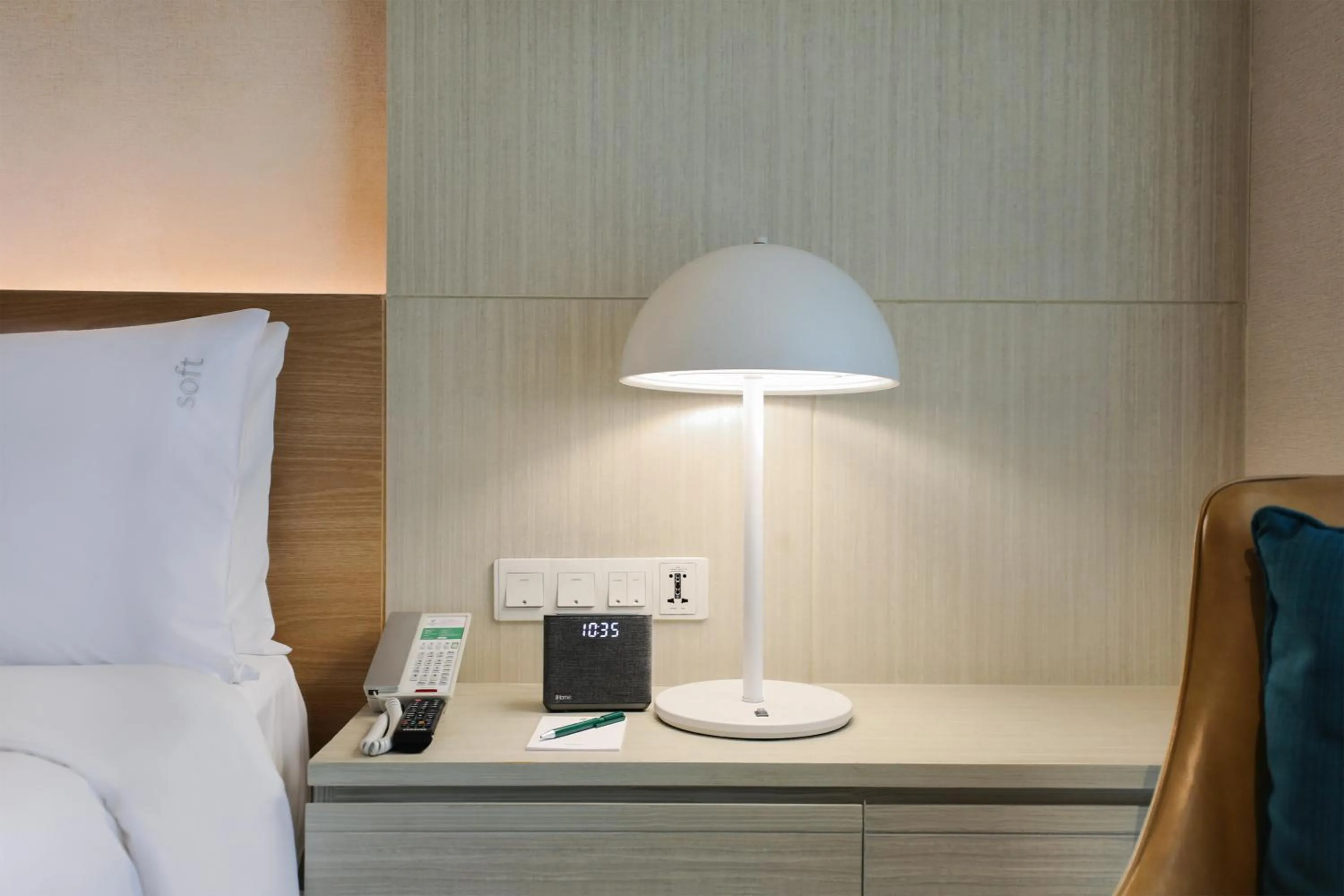 TV and multimedia, Bed in Holiday Inn Bangkok by IHG