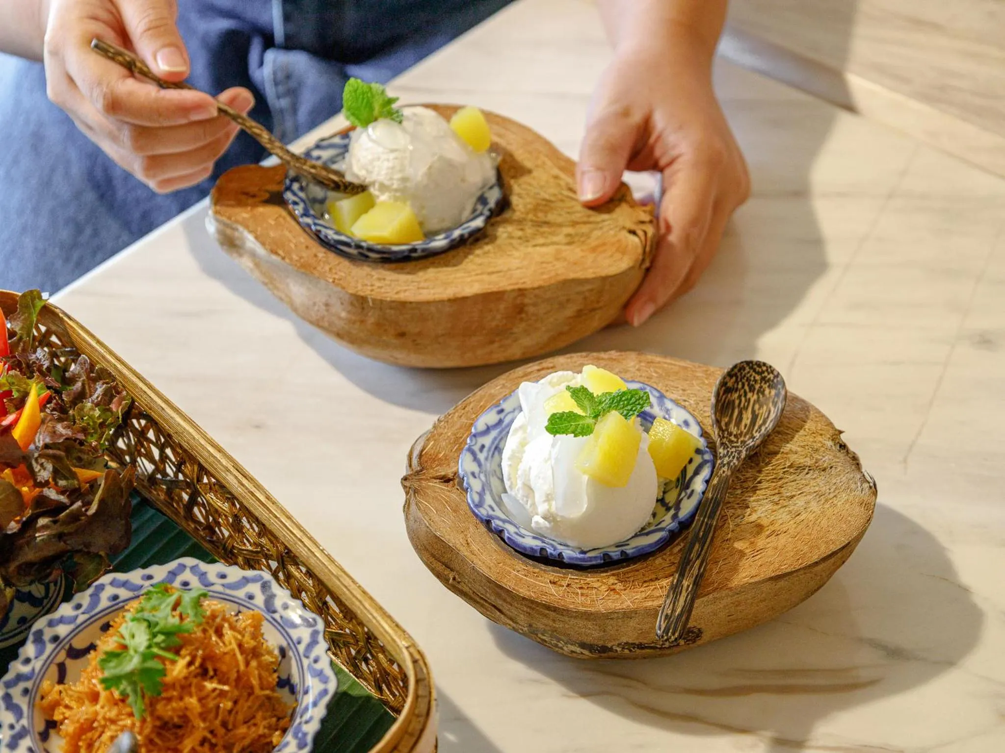 Restaurant/places to eat in Holiday Inn Bangkok by IHG