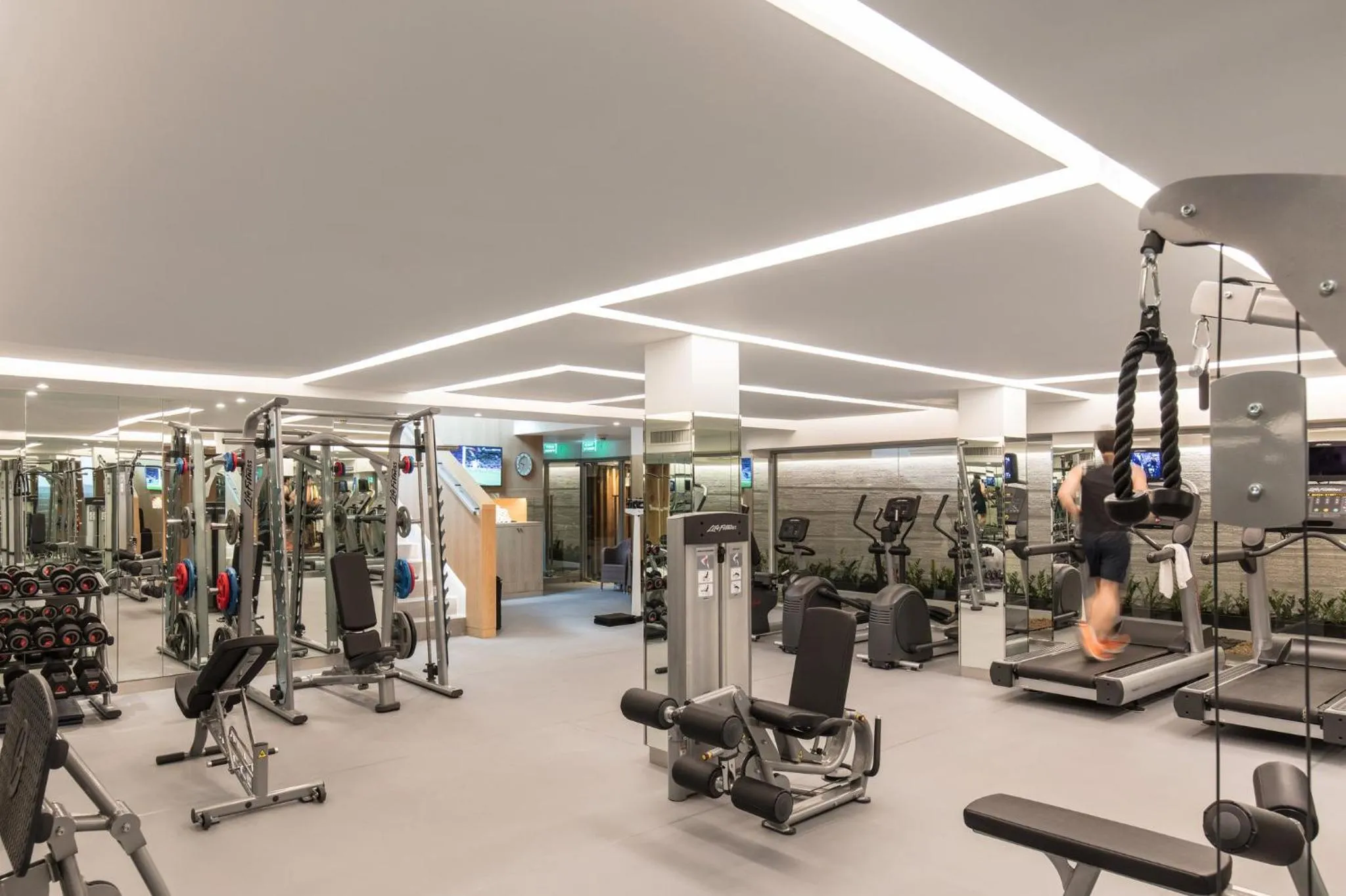 Fitness centre/facilities in Holiday Inn Bangkok by IHG