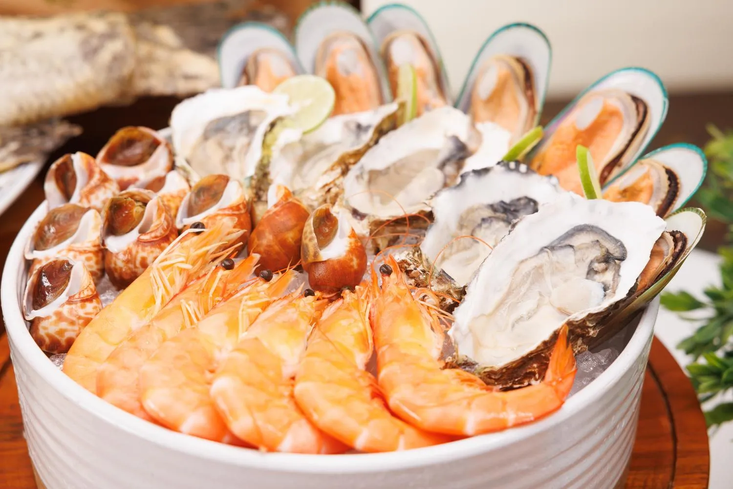 Restaurant/places to eat in Holiday Inn Bangkok by IHG