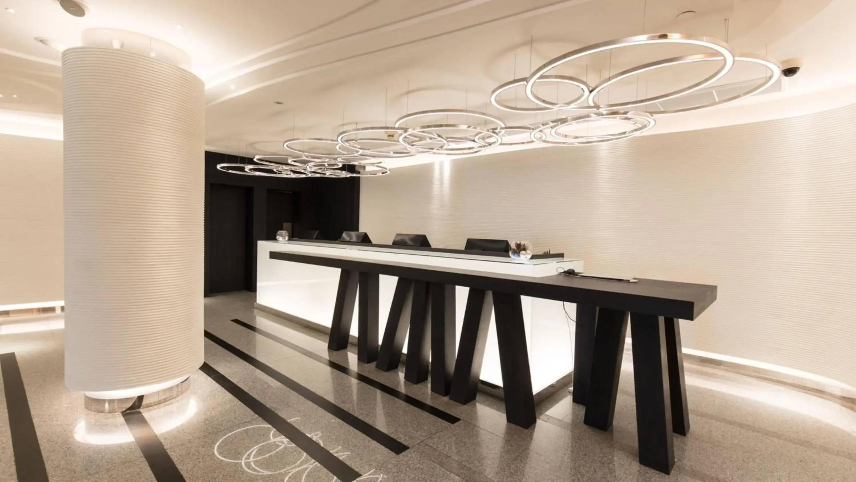 Property building in Holiday Inn Bangkok by IHG Property building in Holiday Inn Bangkok by IHG