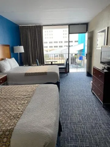 Bedroom, Bed in Days Inn by Wyndham Virginia Beach At The Beach