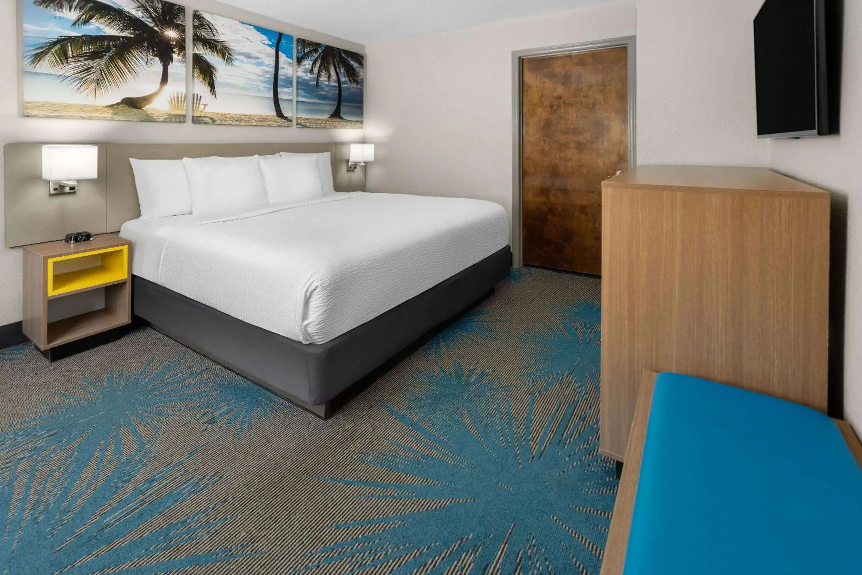 Photo of the whole room, Bed in Days Inn by Wyndham Acworth Photo of the whole room, Bed in Days Inn by Wyndham Acworth