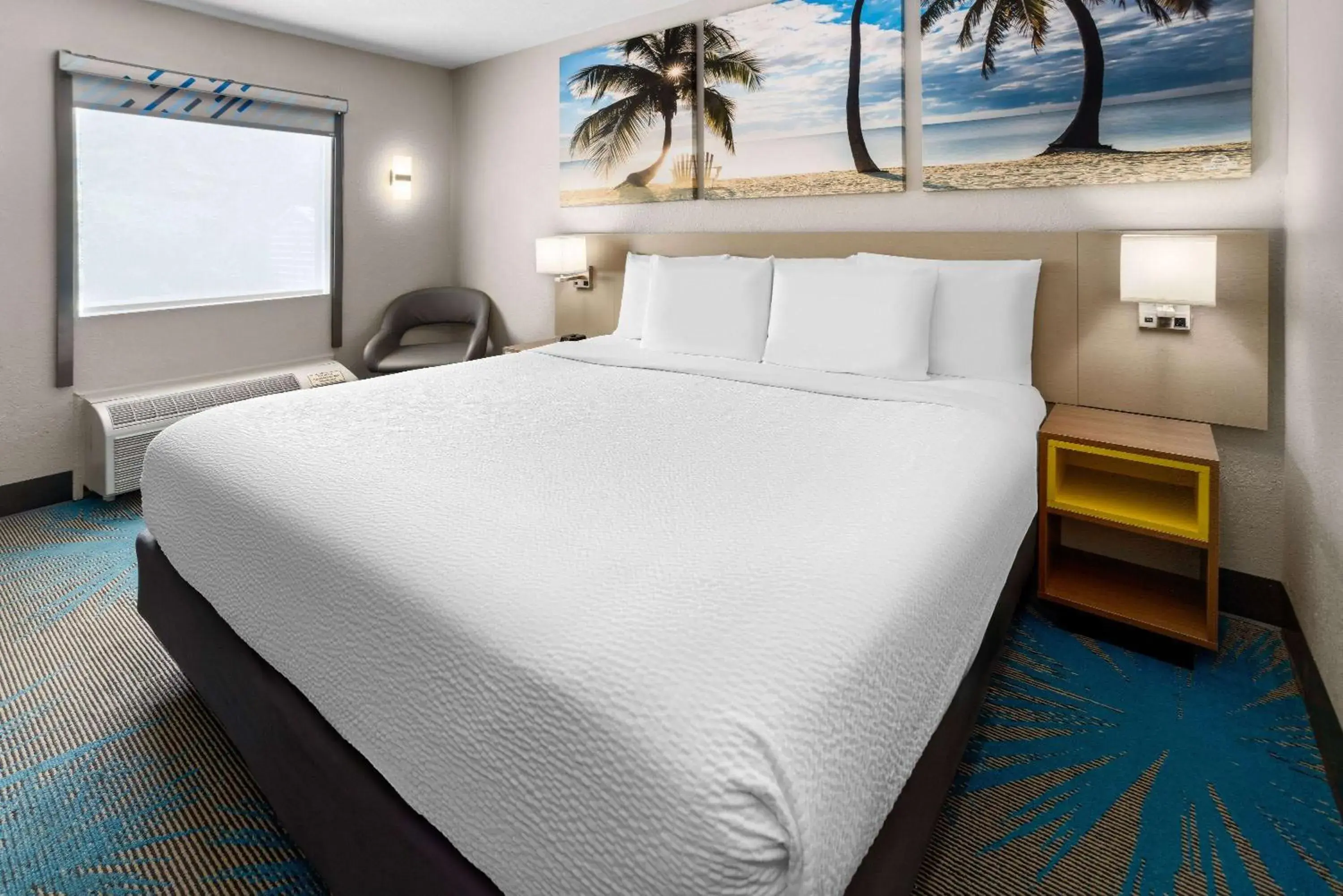 Photo of the whole room, Bed in Days Inn by Wyndham Acworth Photo of the whole room, Bed in Days Inn by Wyndham Acworth