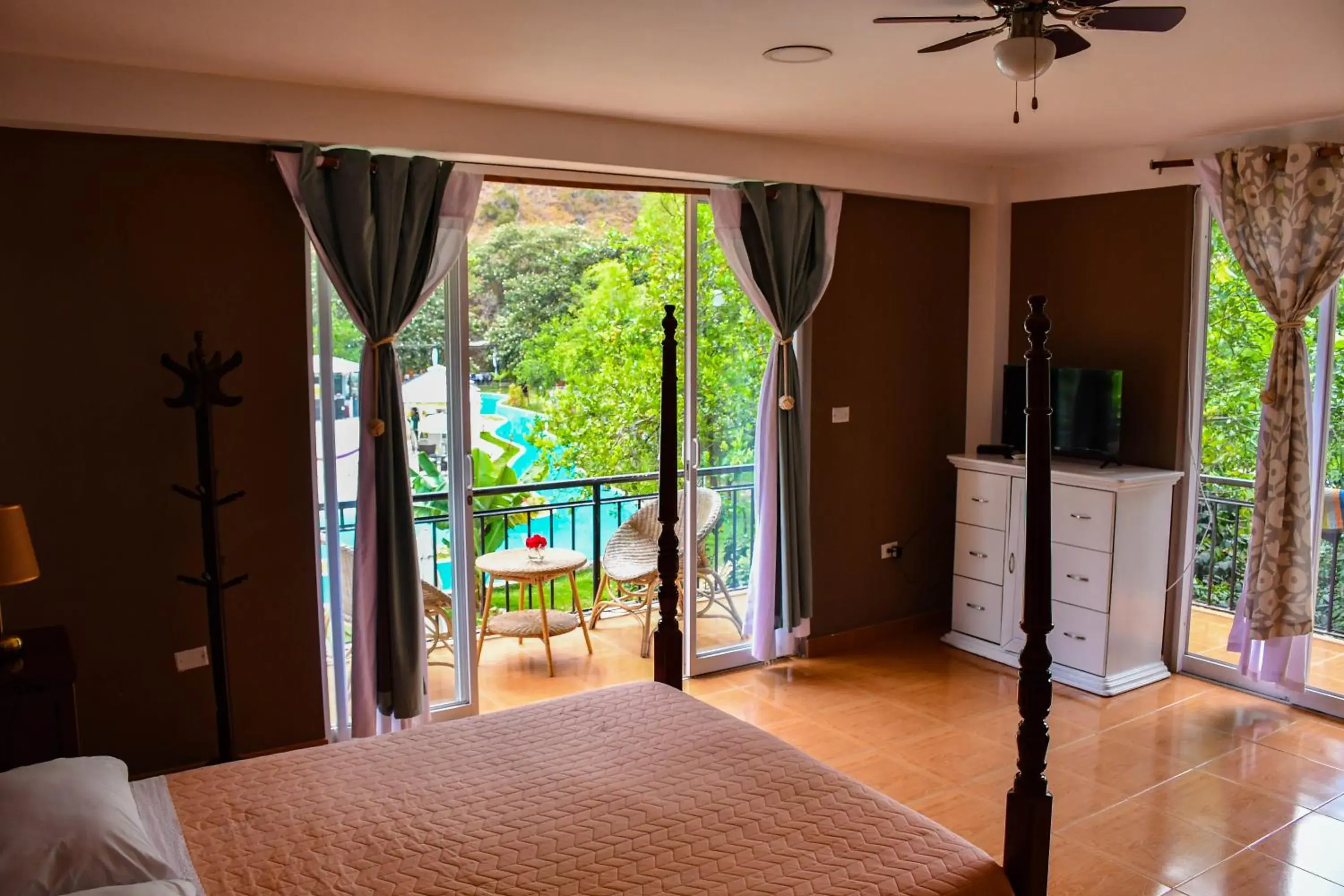 Zoila's Suite Escape Zoila's Suite Escape