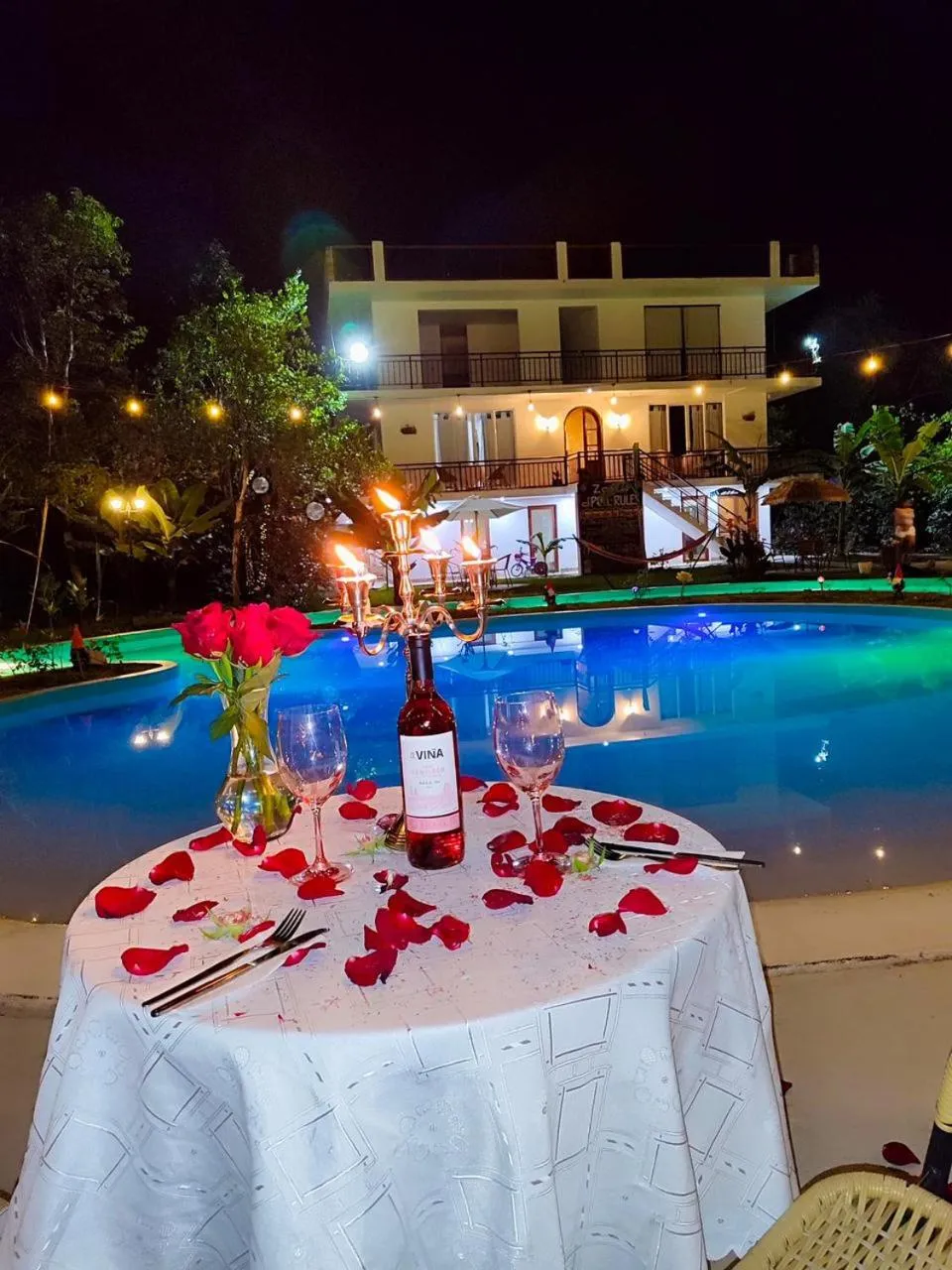 Restaurant/places to eat in Zoila's Suite Escape