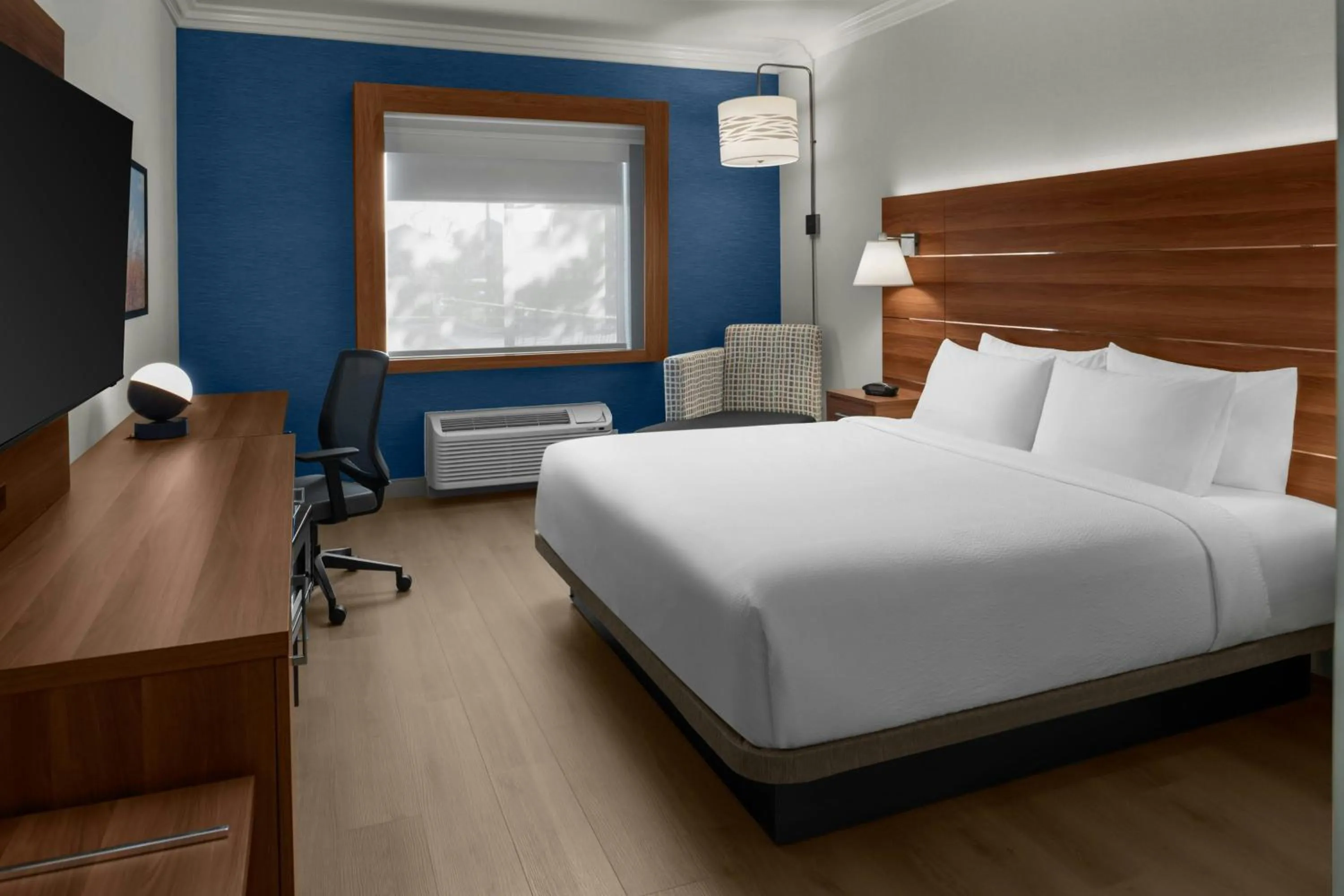 Photo of the whole room, Bed in City Express By Marriott Rancho Cucamonga