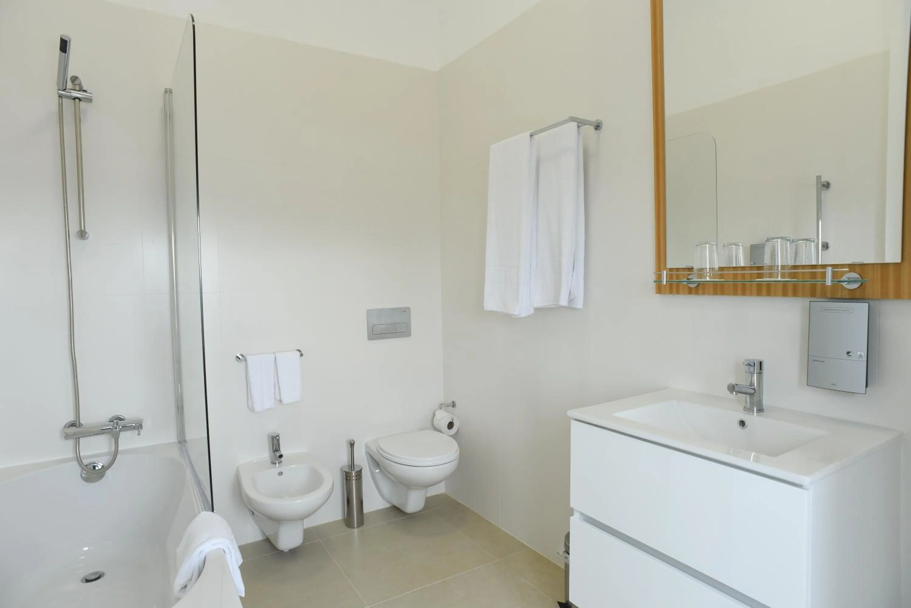 Shower in Internacional Azores Boutique