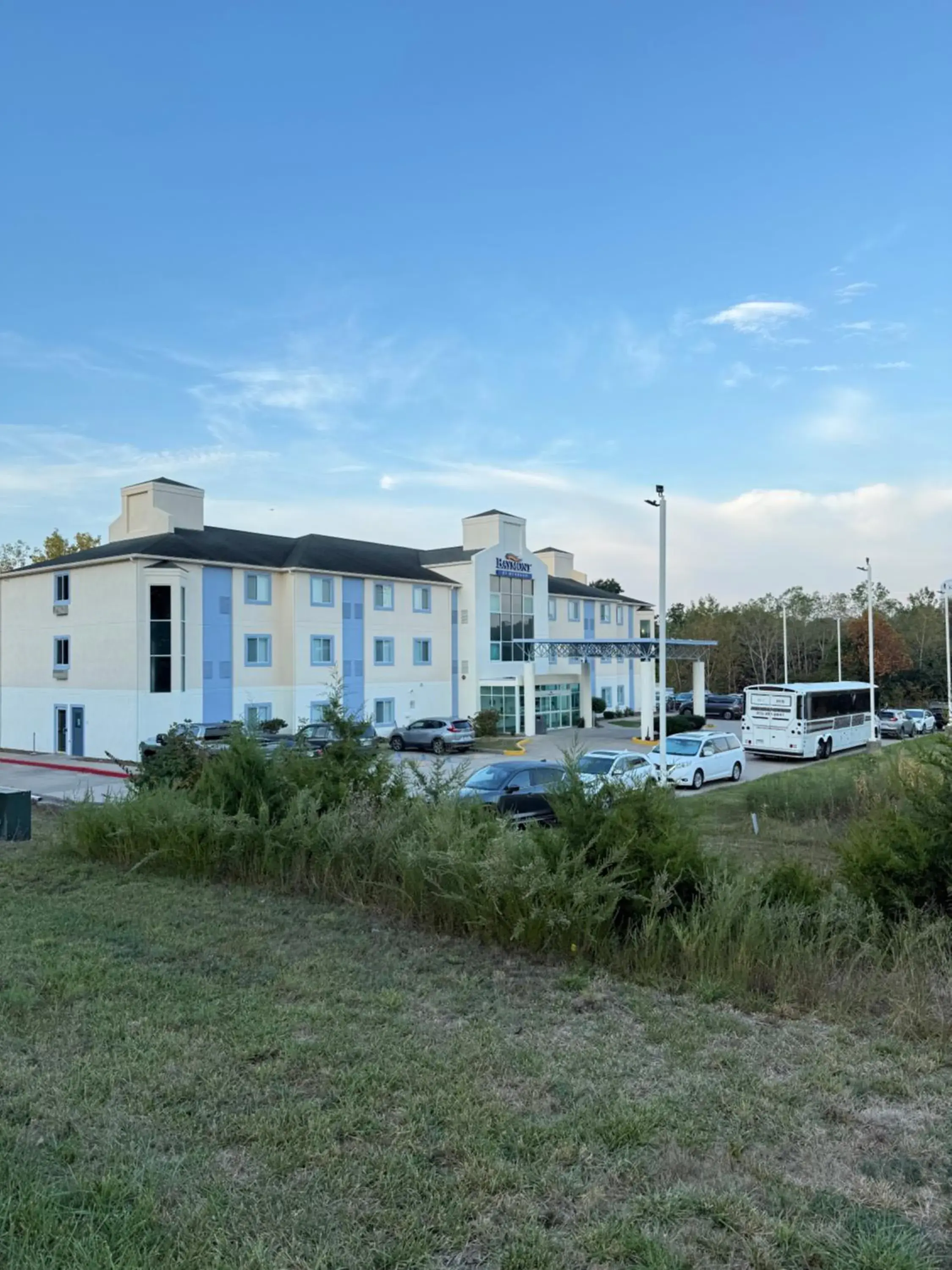 Property building in Baymont by Wyndham Kingdom City Property building in Baymont by Wyndham Kingdom City