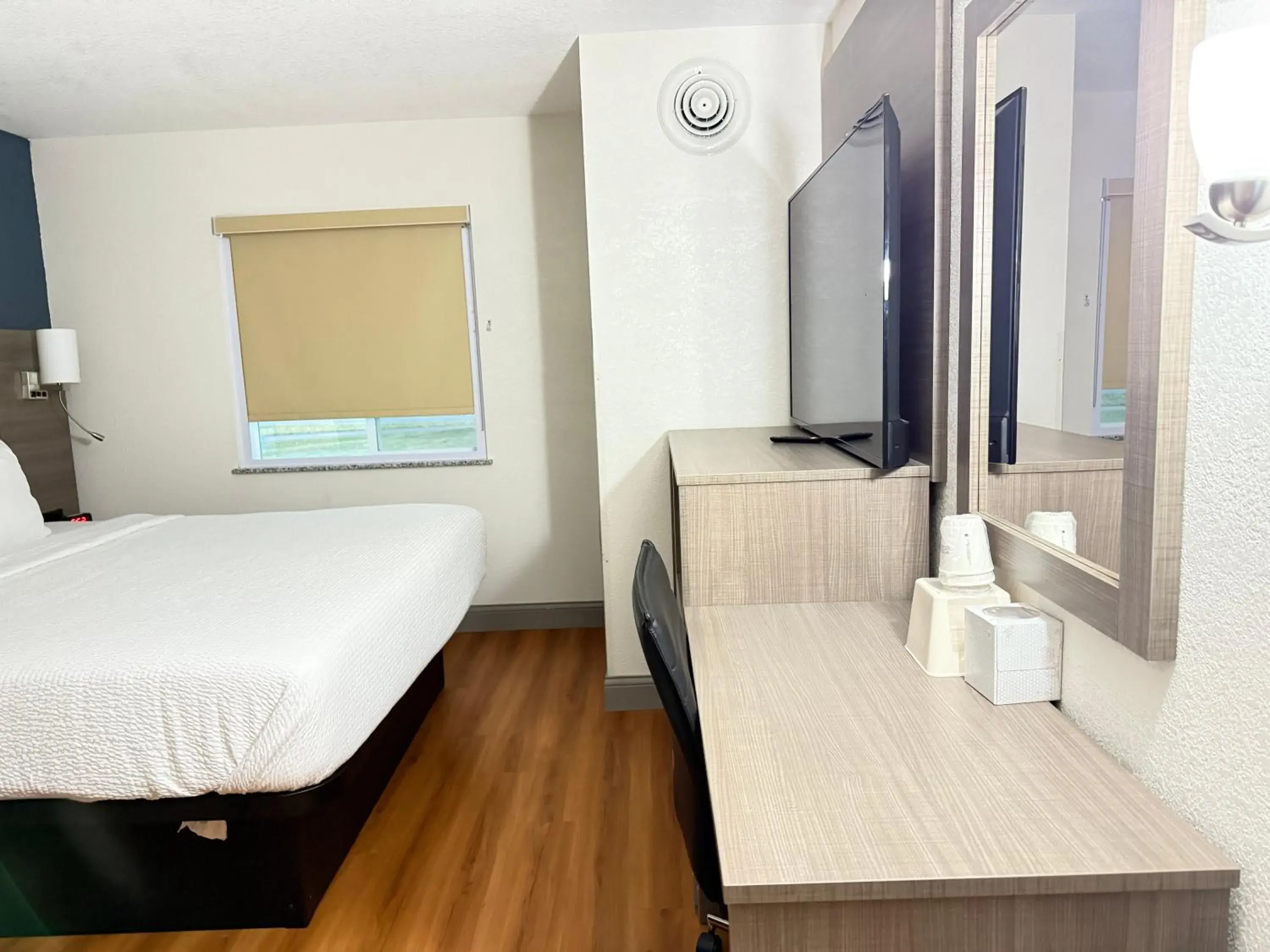 Bedroom, Bed in Baymont by Wyndham Kingdom City Bedroom, Bed in Baymont by Wyndham Kingdom City