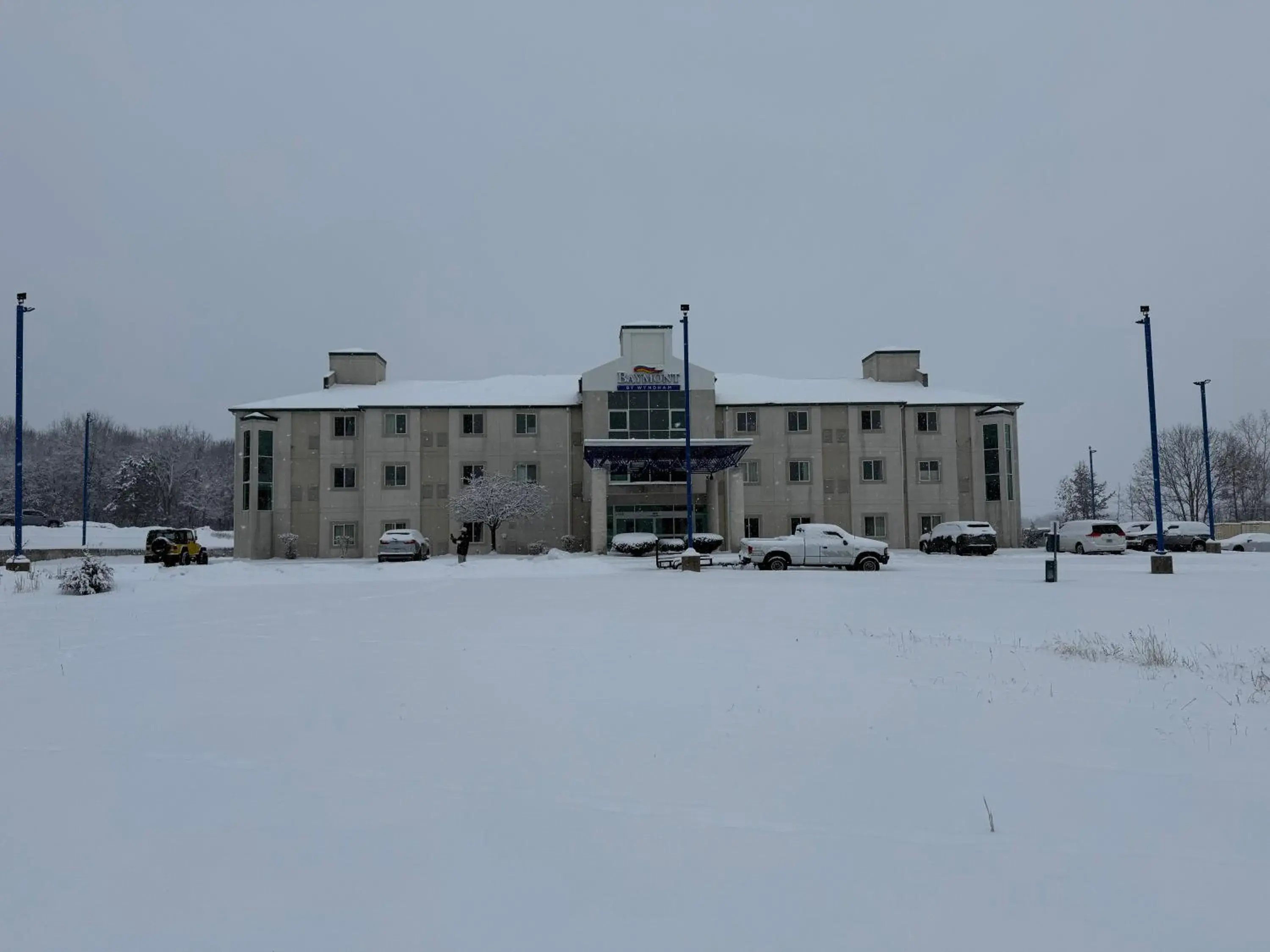 Property building in Baymont by Wyndham Kingdom City Property building in Baymont by Wyndham Kingdom City