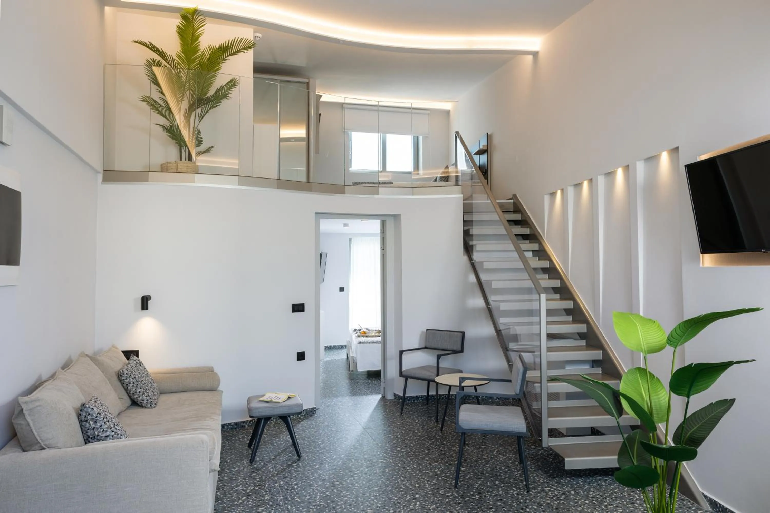 TV and multimedia in Pearl SeaBreeze Suites