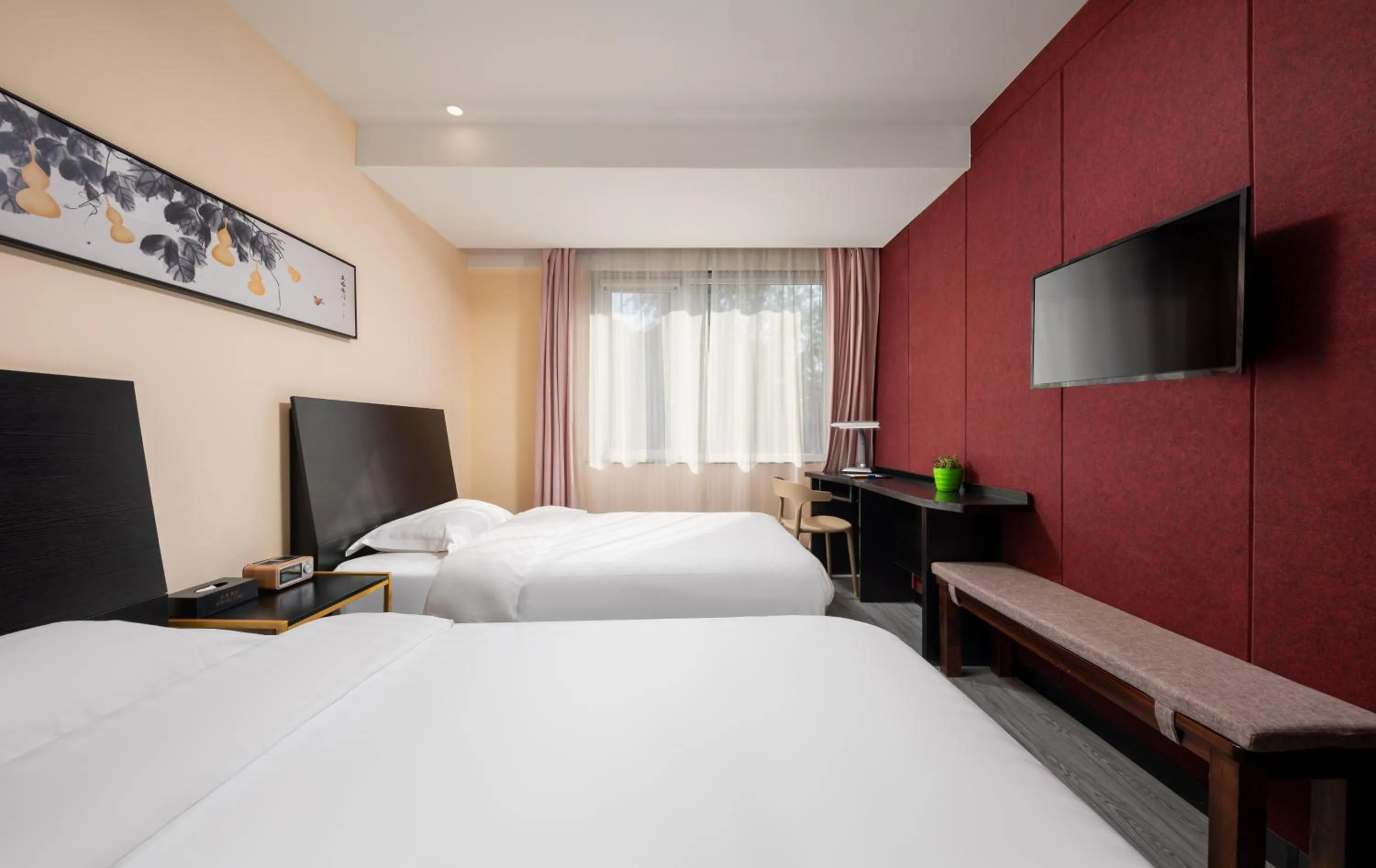 Bed in Spring Time Hostel--Nearby Tiananmen square & Forbidden City & Wangfujing Street & Line 5,6 Subway Nearby,Free WiFi