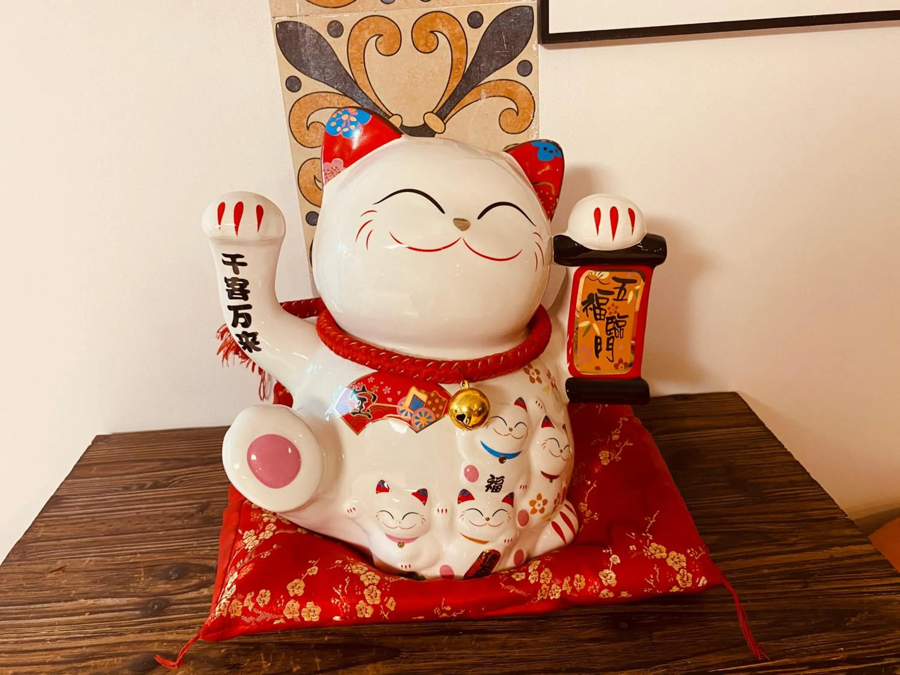 Spring Time Hostel--Nearby Tiananmen square & Forbidden City & Wangfujing Street & Line 5,6 Subway Nearby,Free WiFi