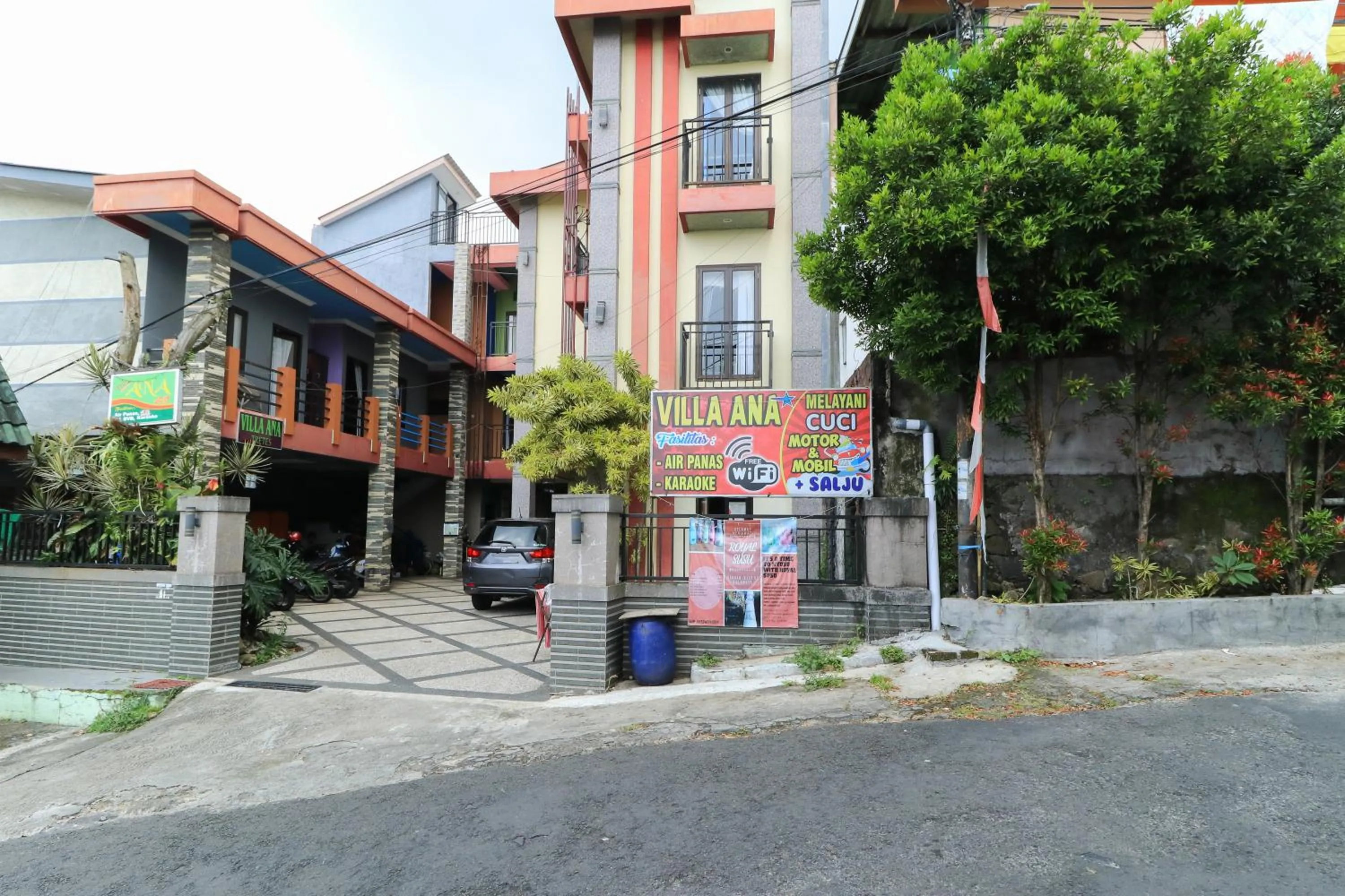 Property building in Villa Ana