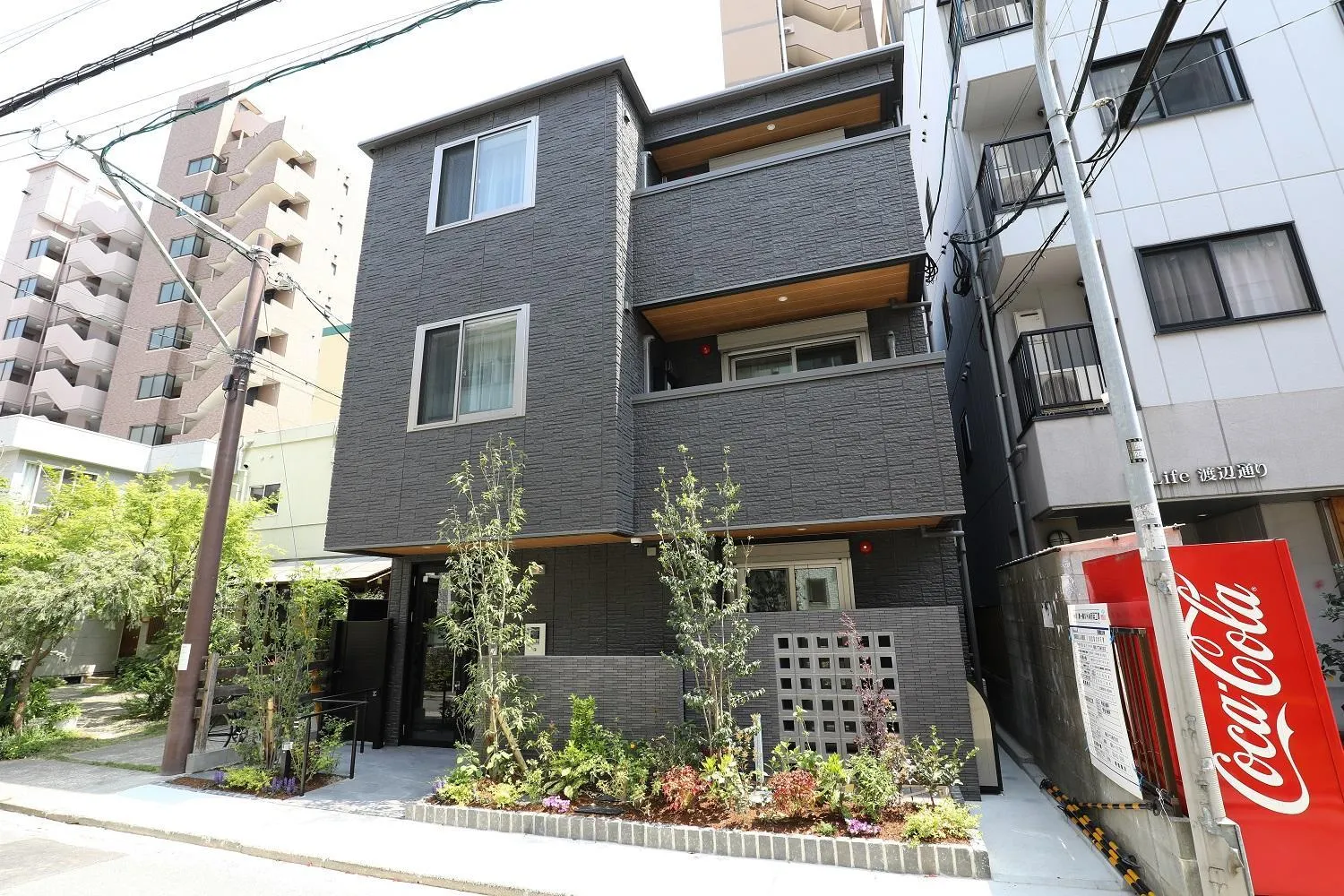 Facade/entrance in HOTEL COCON