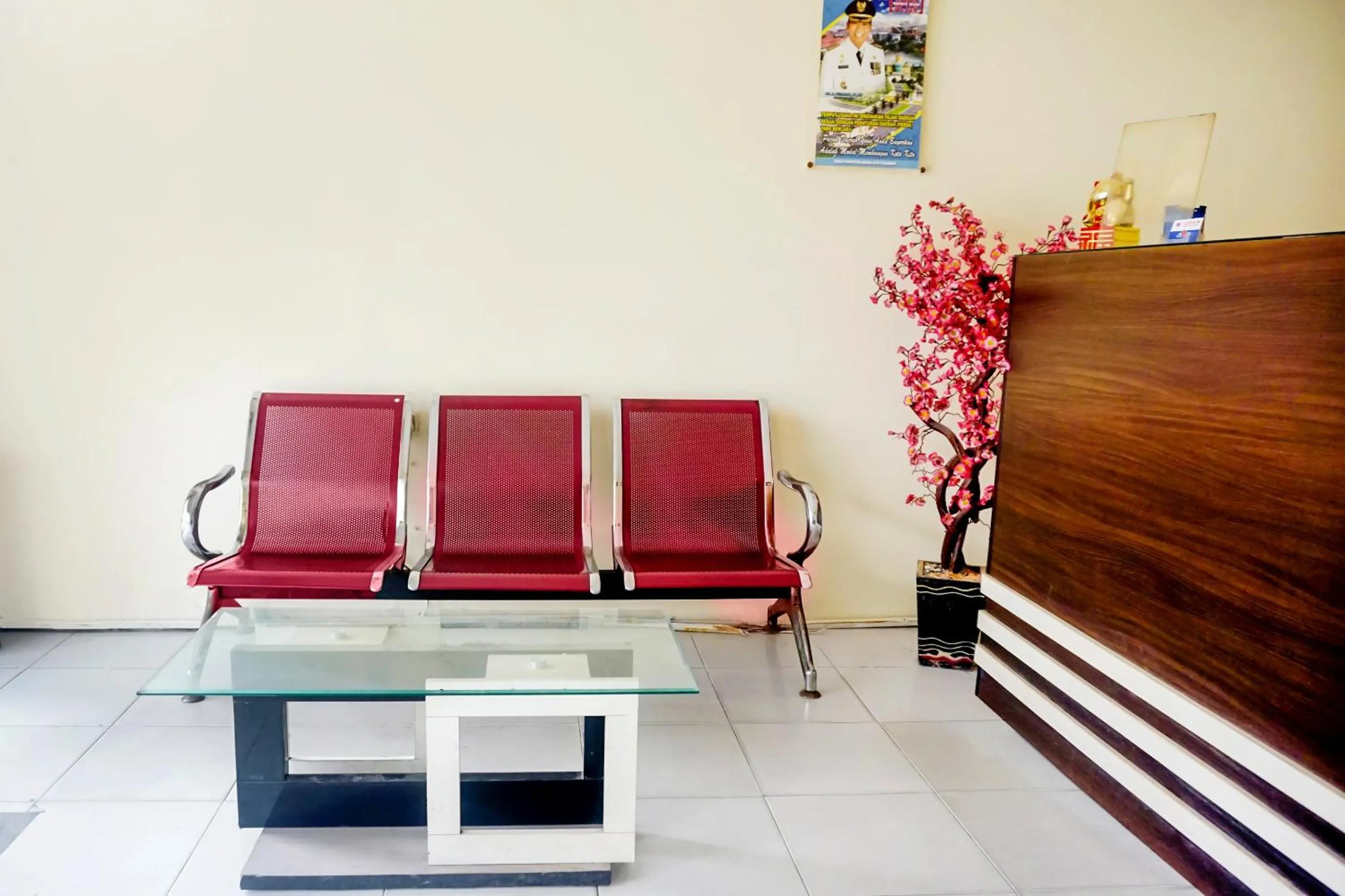 Lobby or reception in Hotel O Pekanbaru near Mall Ciputra Seraya formerly Lotus Inn