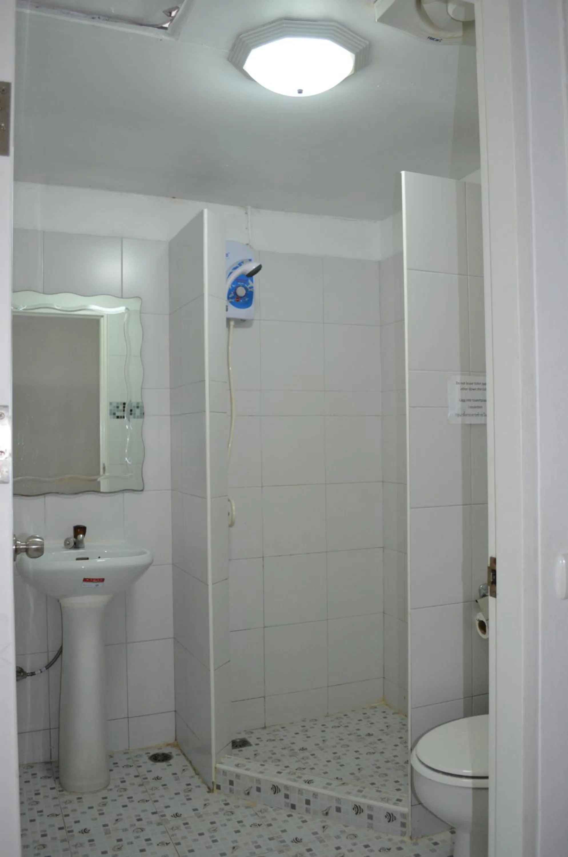 Shower in Allstar Guesthouse