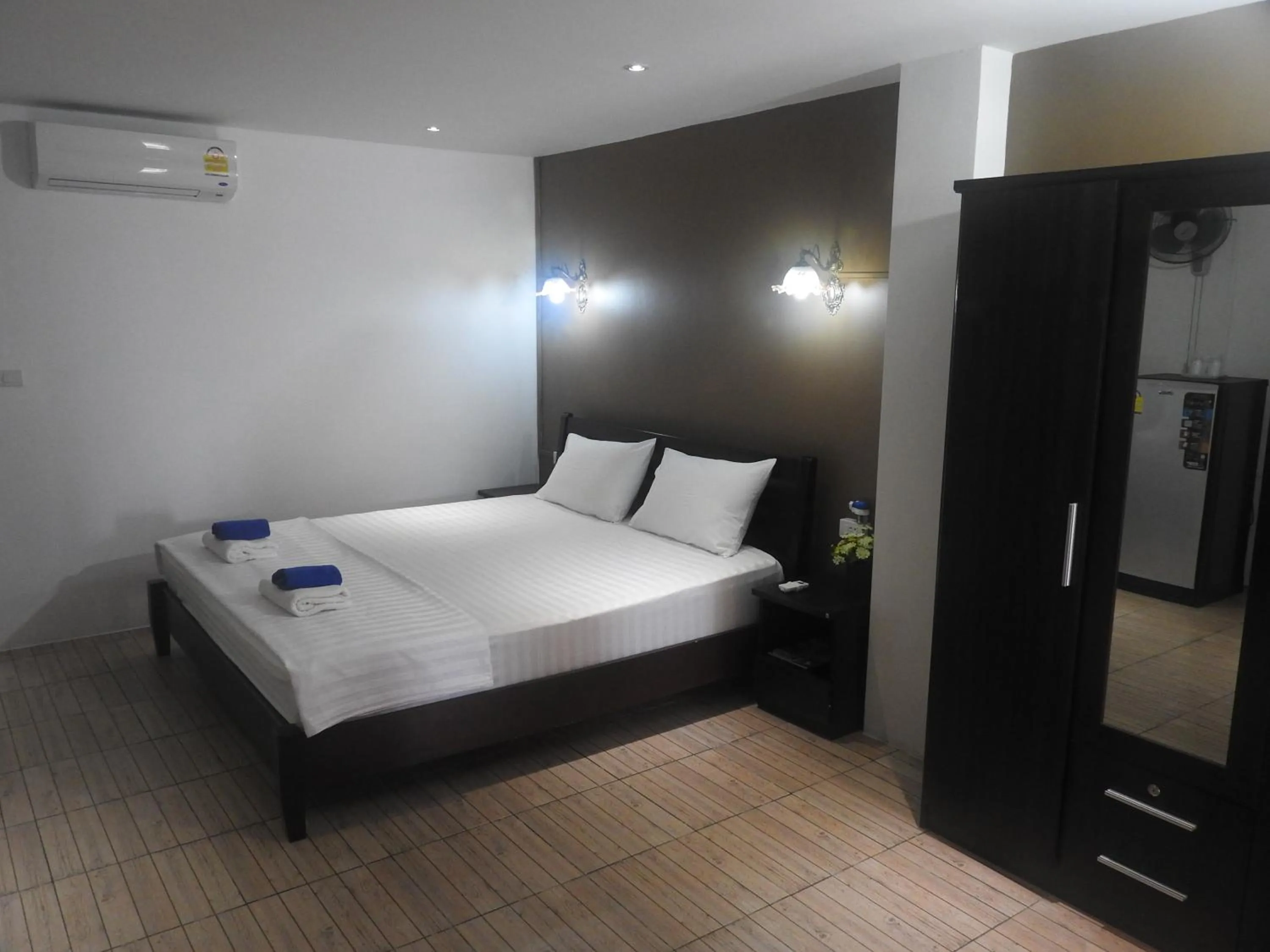 Photo of the whole room, Bed in Allstar Guesthouse