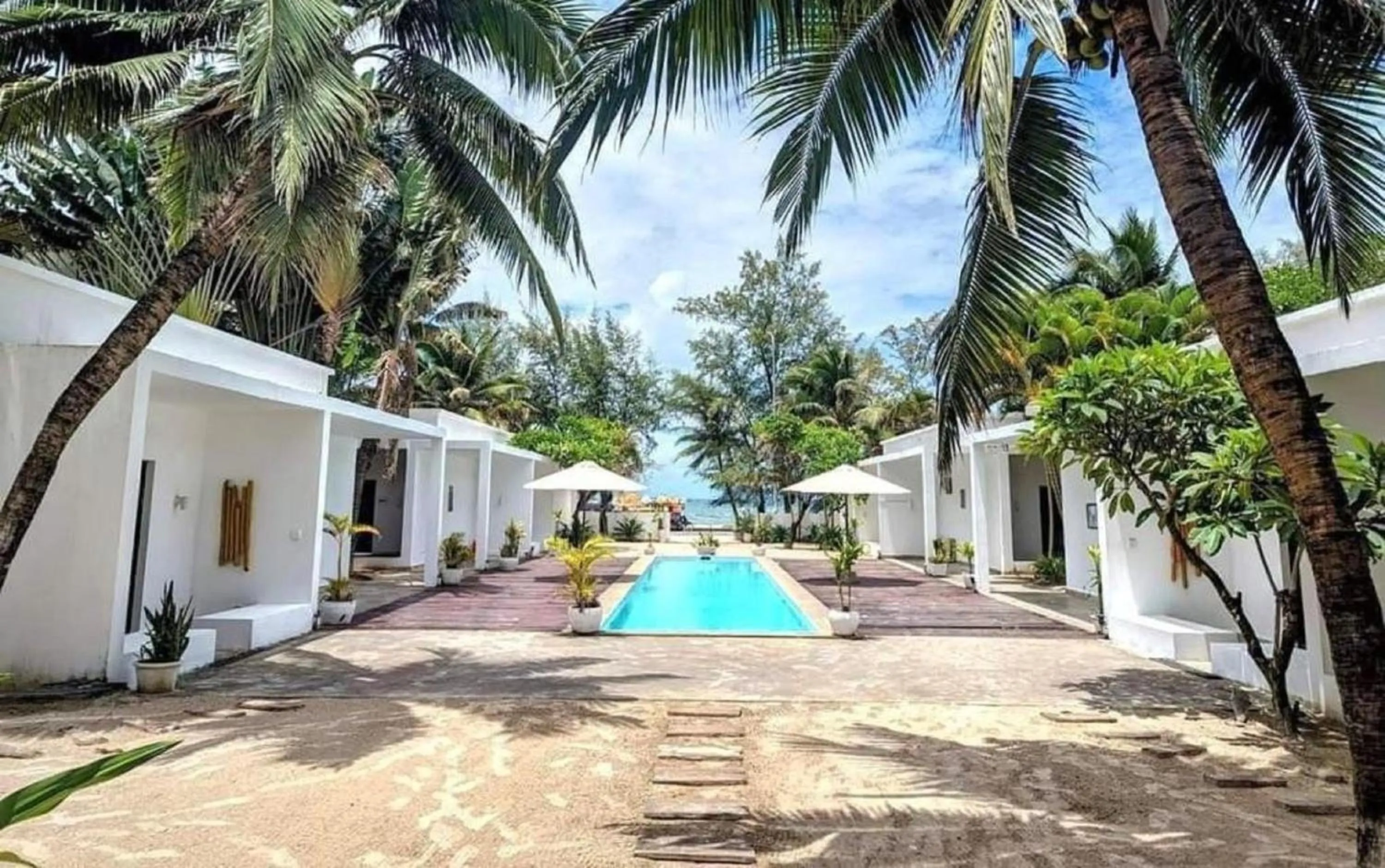 Swimming pool in Mittali Beach Hotel