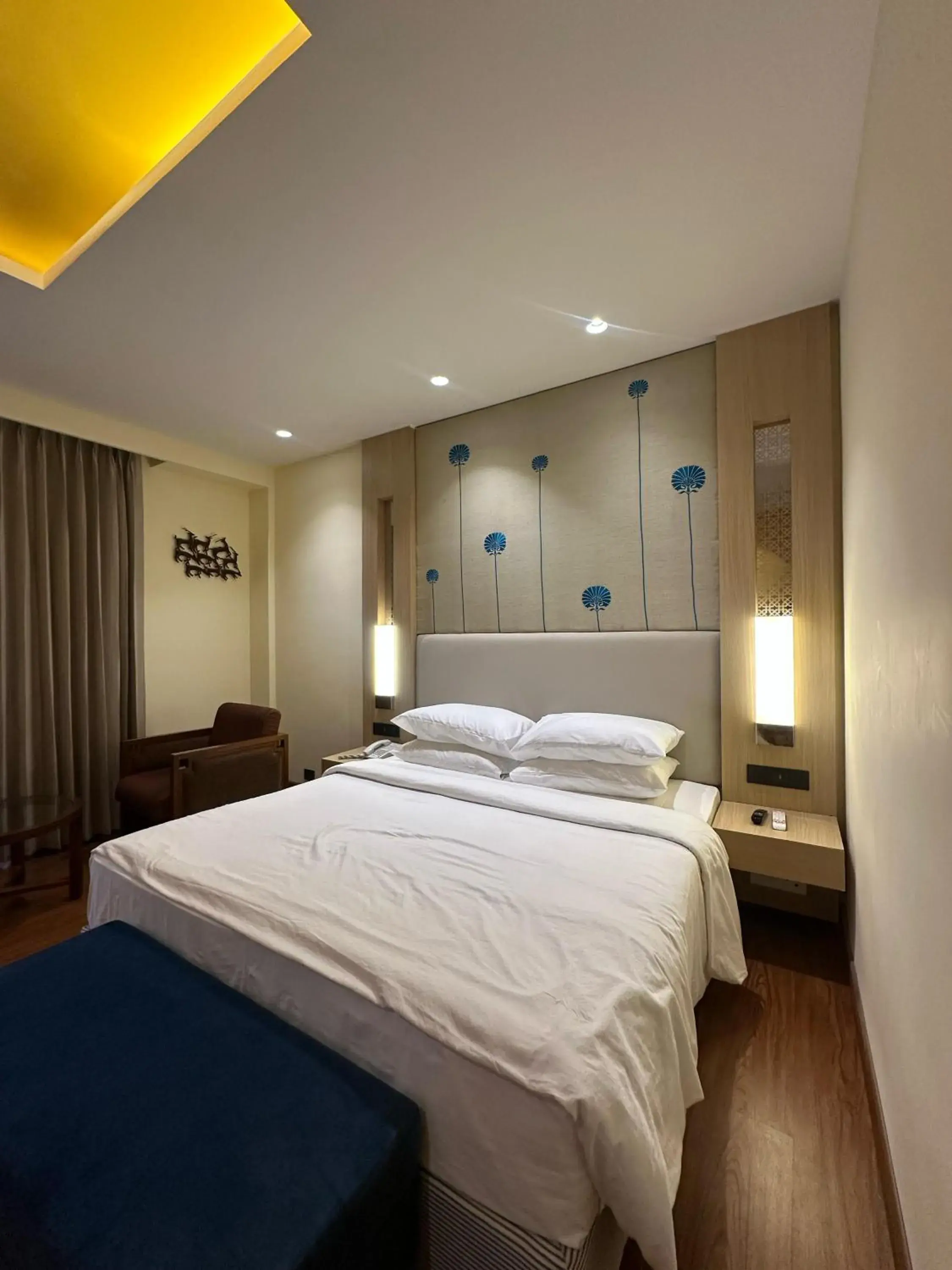 Bed in Mansingh Palace, Ajmer Bed in Mansingh Palace, Ajmer