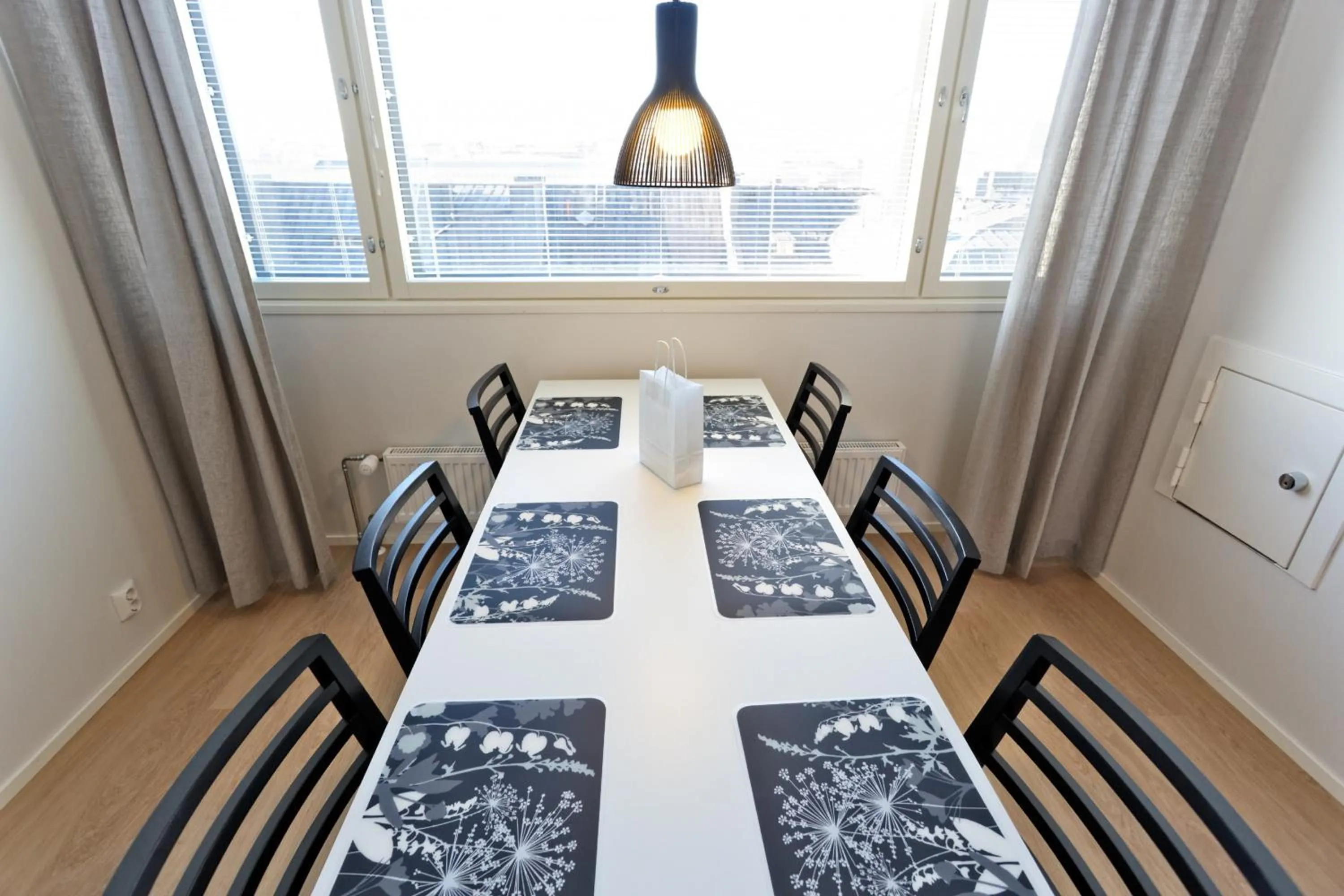Dining area, Bed in Forenom Serviced Apartments Helsinki Kruununhaka