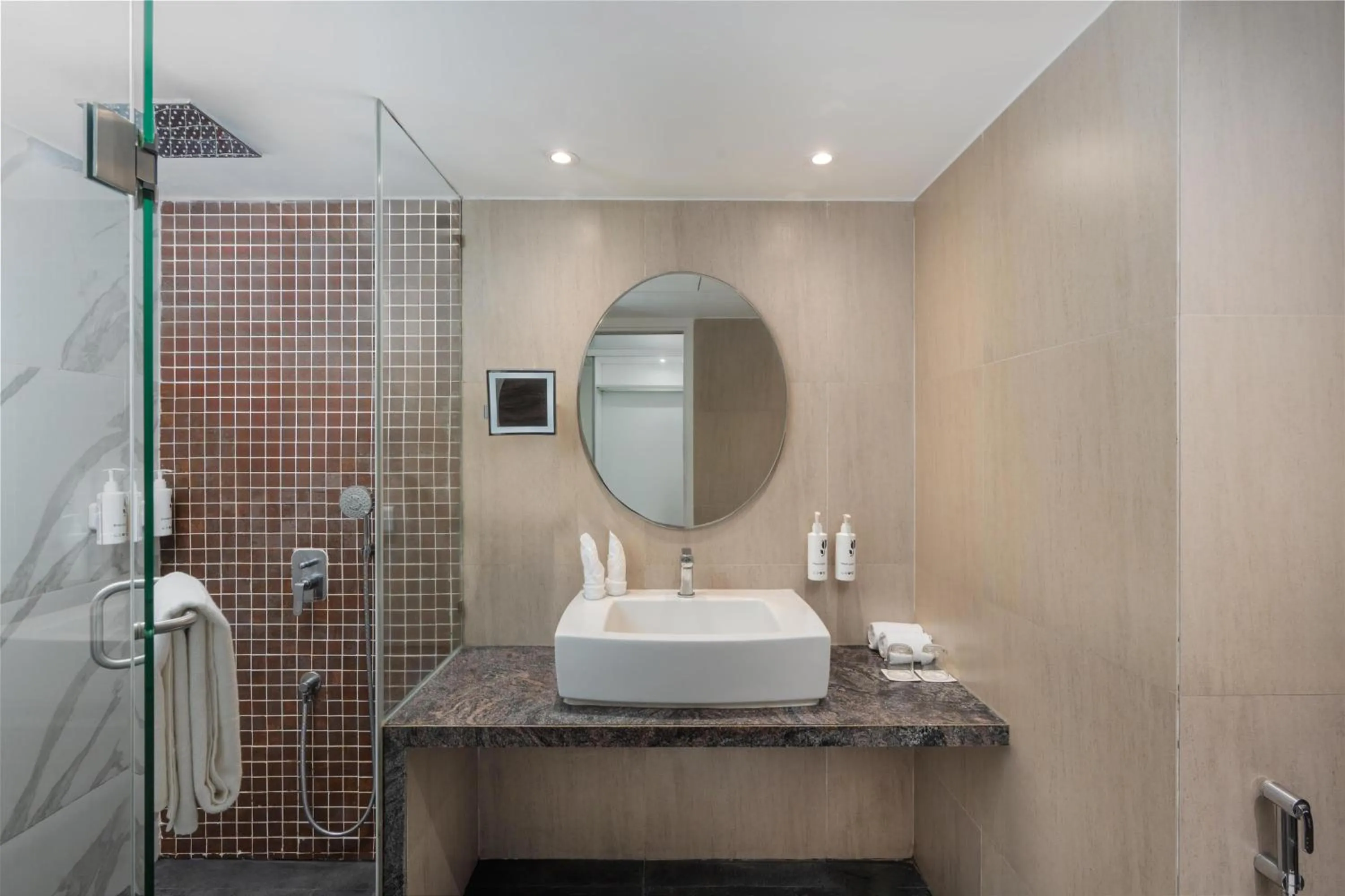 Bathroom in Country Inn & Suites By Radisson Navi Mumbai