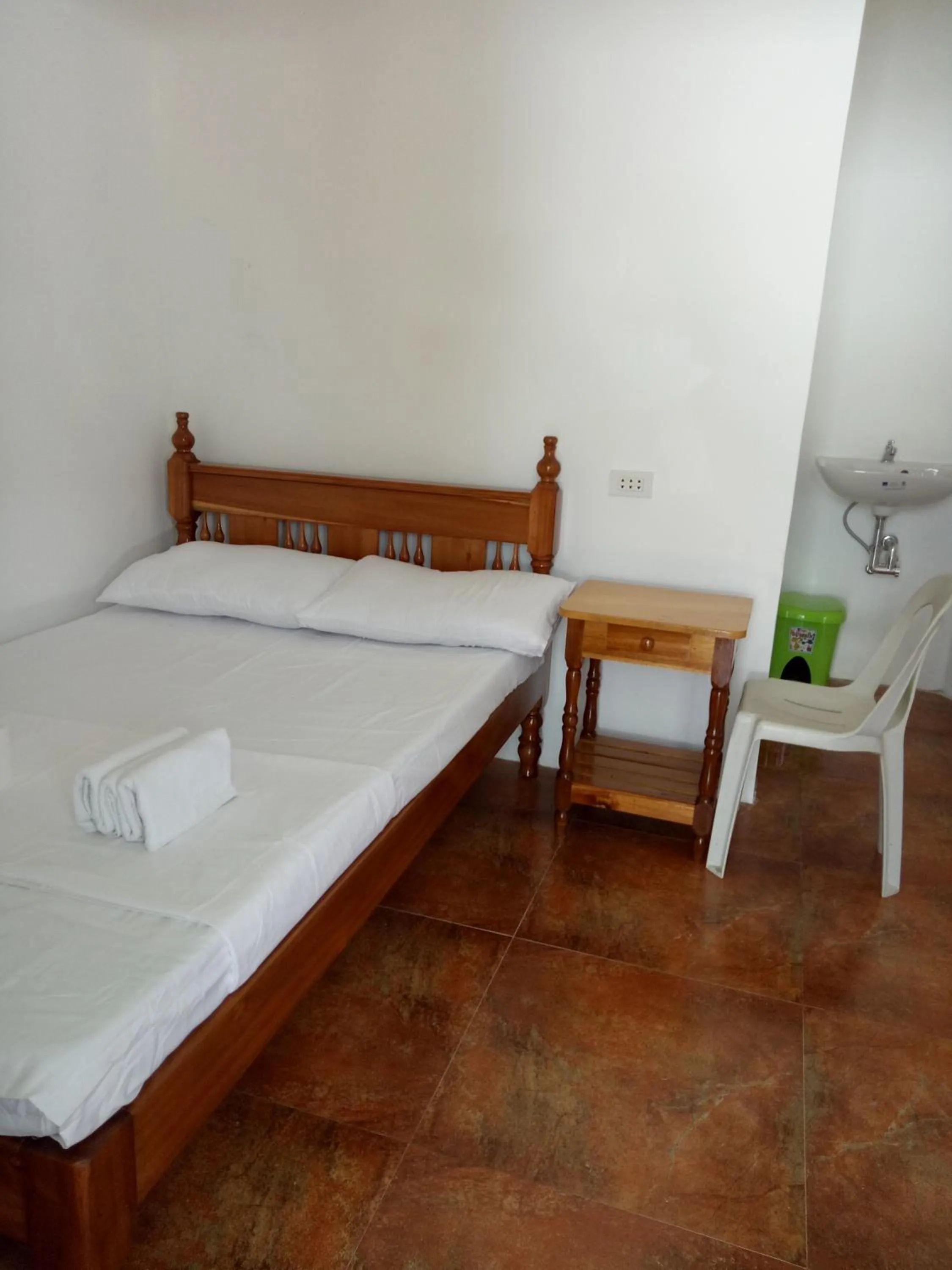 Bed in Jeno Tourist Inn