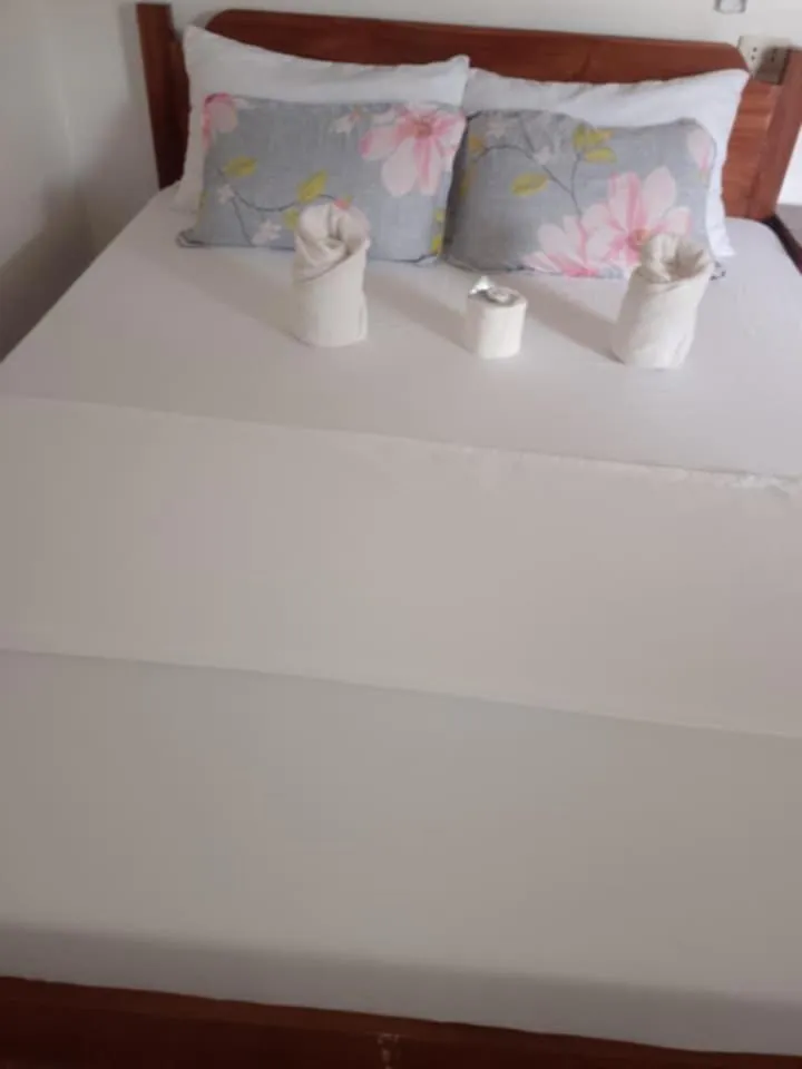 Bed in Jeno Tourist Inn