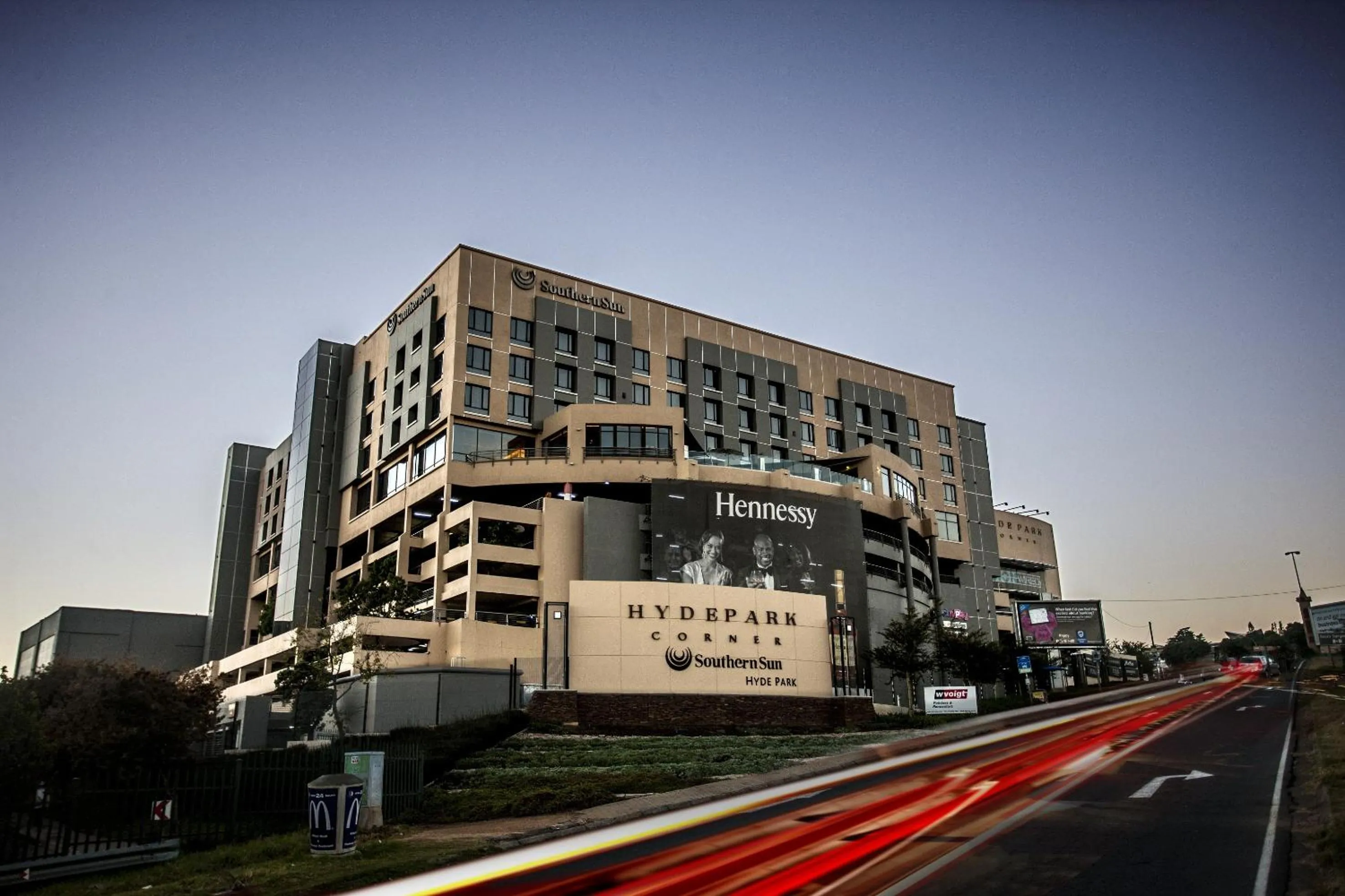 Property building in Southern Sun Hyde Park Sandton