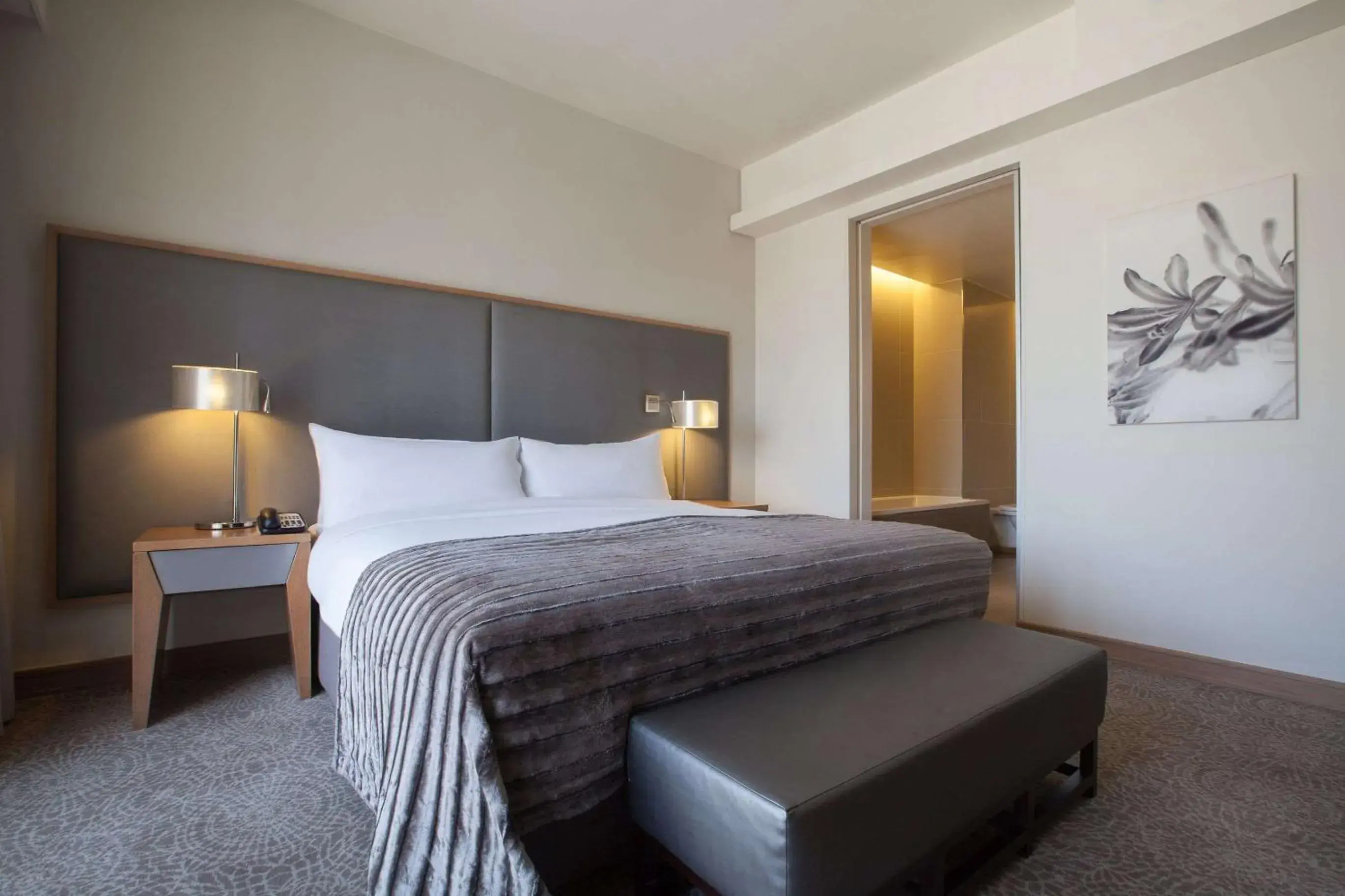 Bedroom, Bed in Southern Sun Hyde Park Sandton Bedroom, Bed in Southern Sun Hyde Park Sandton