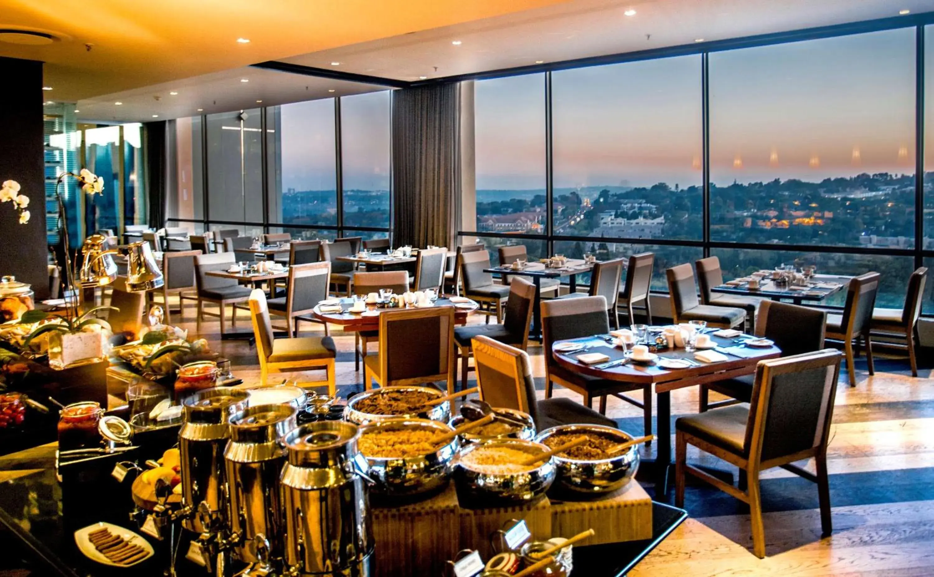 Property building in Southern Sun Hyde Park Sandton Property building in Southern Sun Hyde Park Sandton