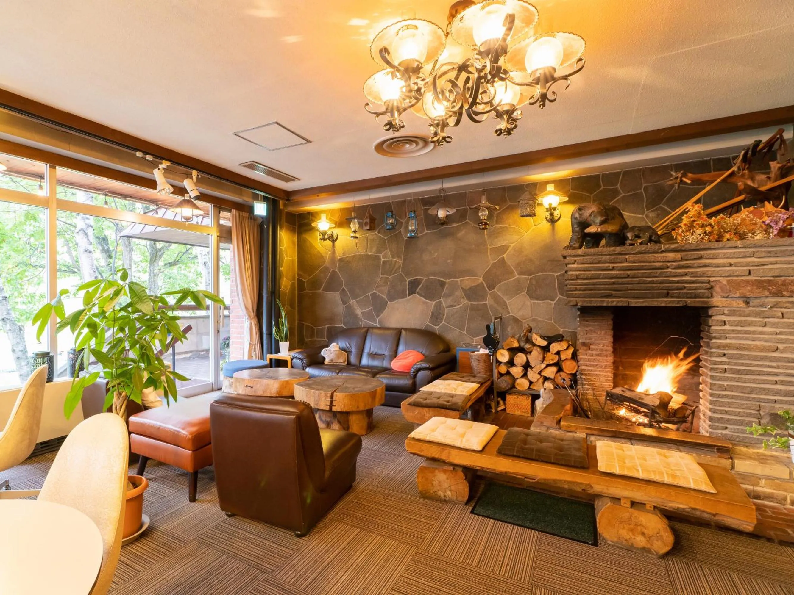 Restaurant/places to eat in Villa Alpen