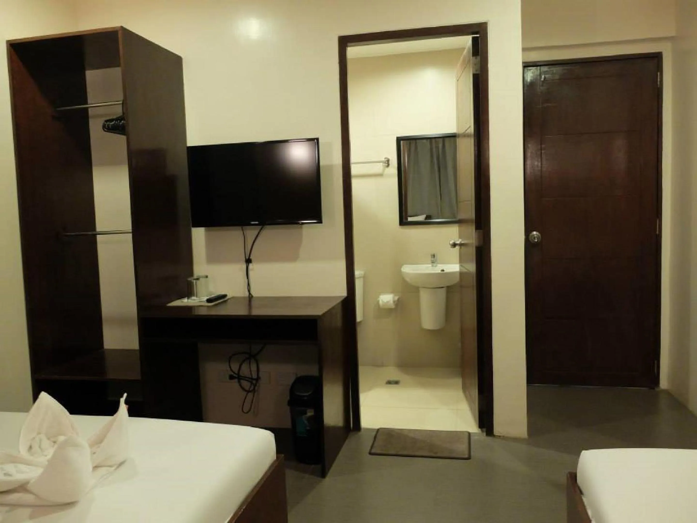 Bathroom, Bed in Casa Coron Hotel
